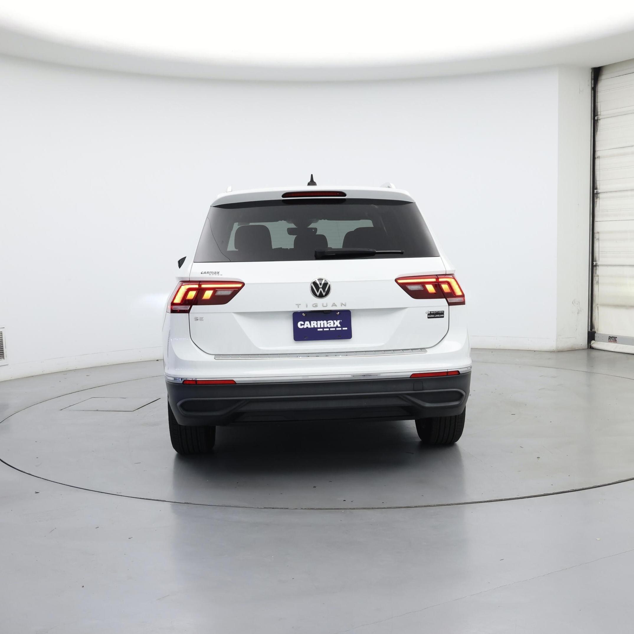 Thumbnail: 2022 Volkswagen Tiguan - 6