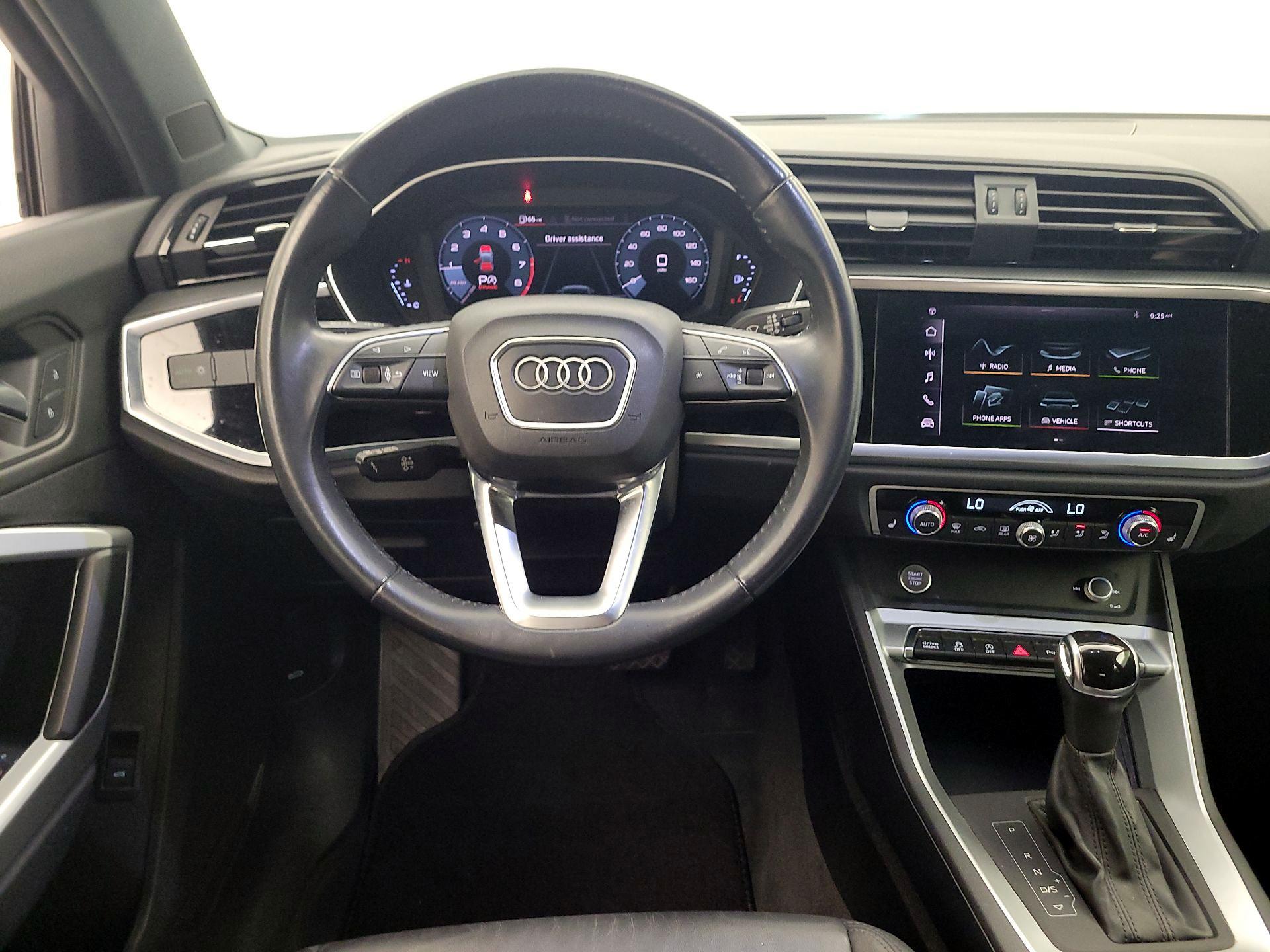 Thumbnail: 2020 Audi Q3 - 10