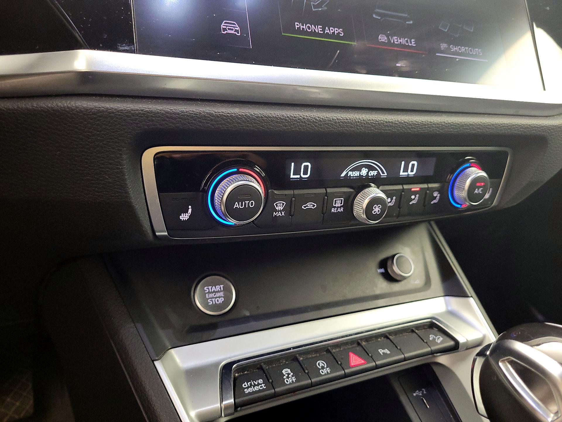 Thumbnail: 2020 Audi Q3 - 14
