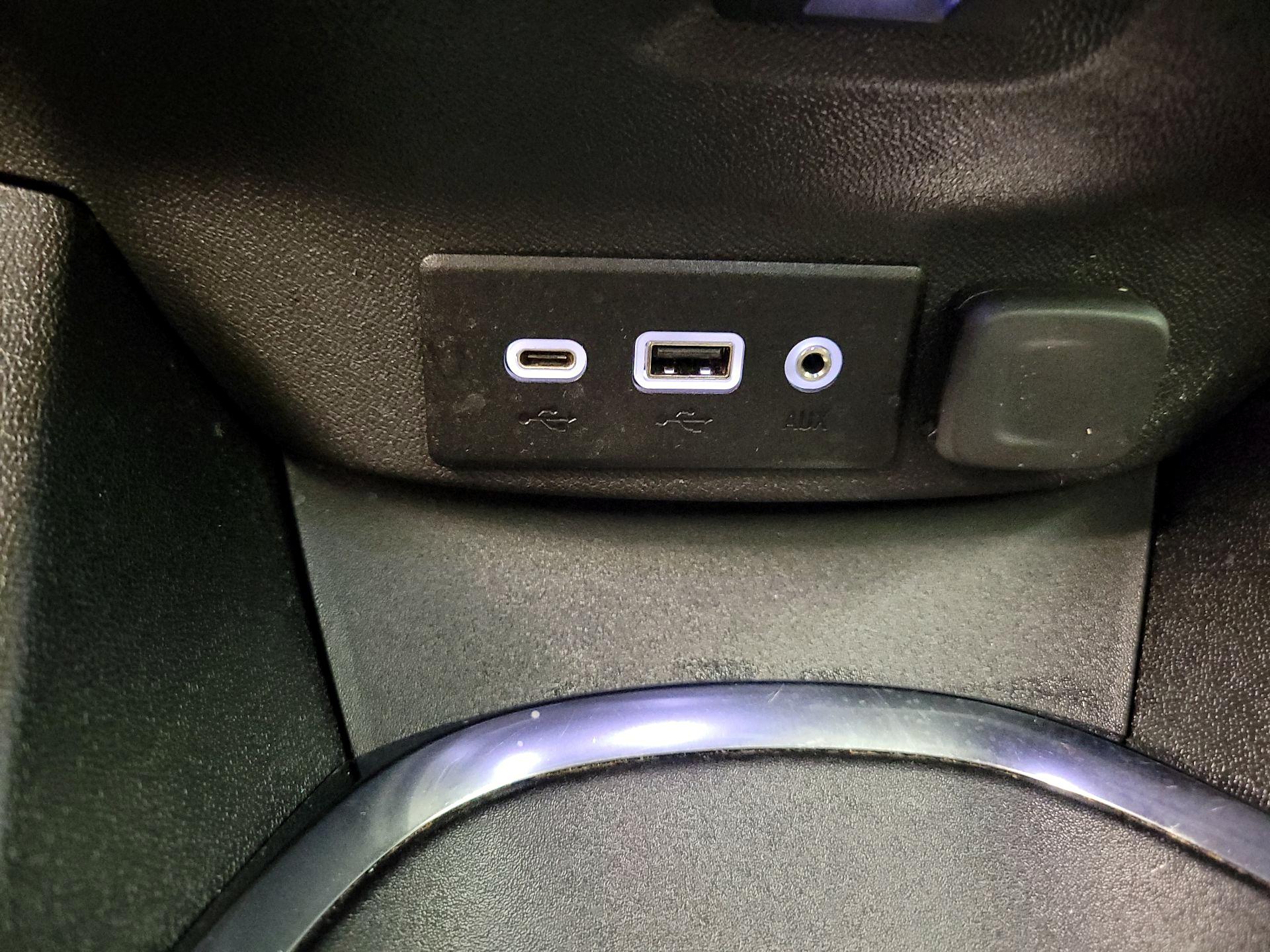 Thumbnail: 2023 Chevrolet Malibu - 18