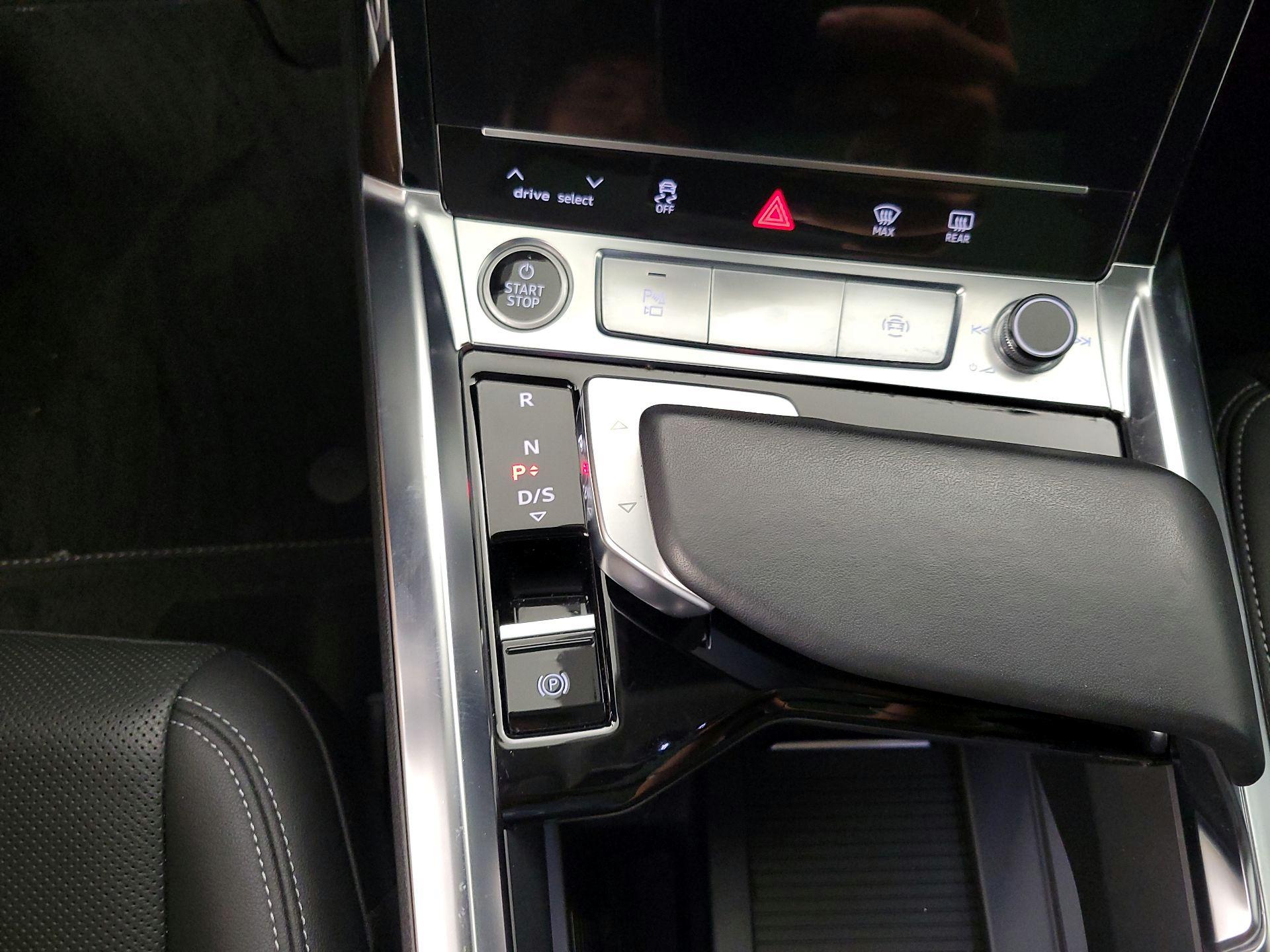 Thumbnail: 2021 Audi e-tron - 18
