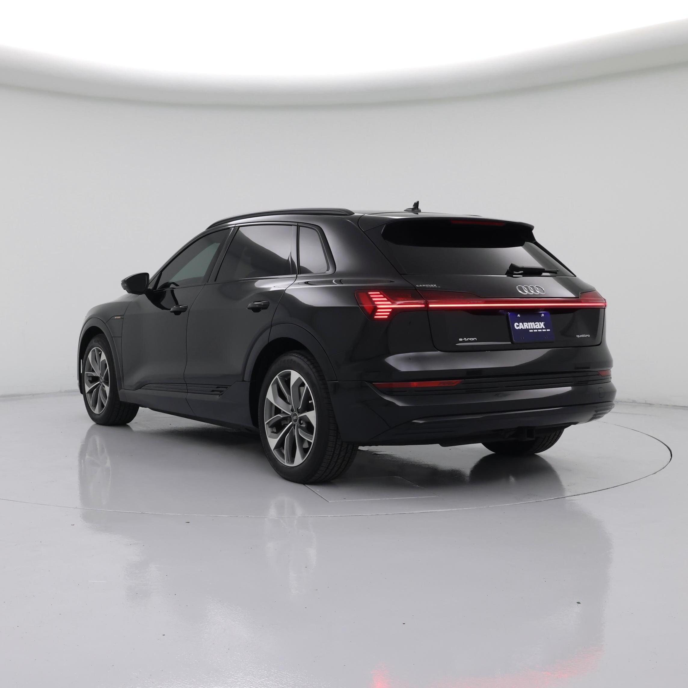 Thumbnail: 2021 Audi e-tron - 2