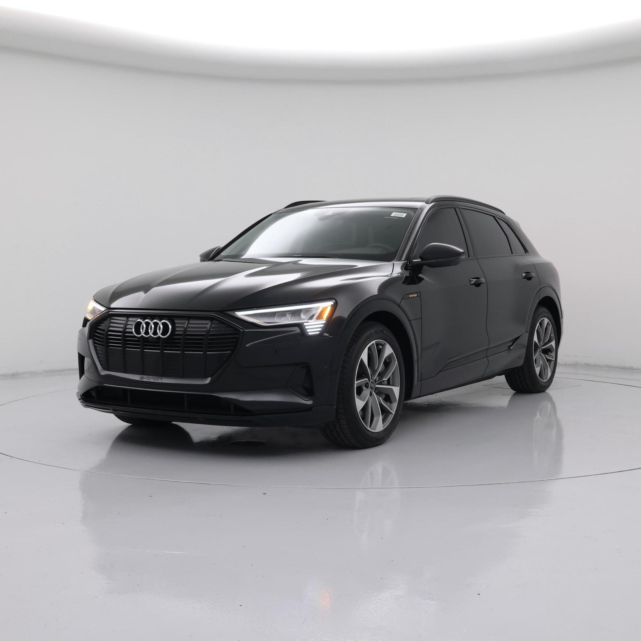 Thumbnail: 2021 Audi e-tron - 4