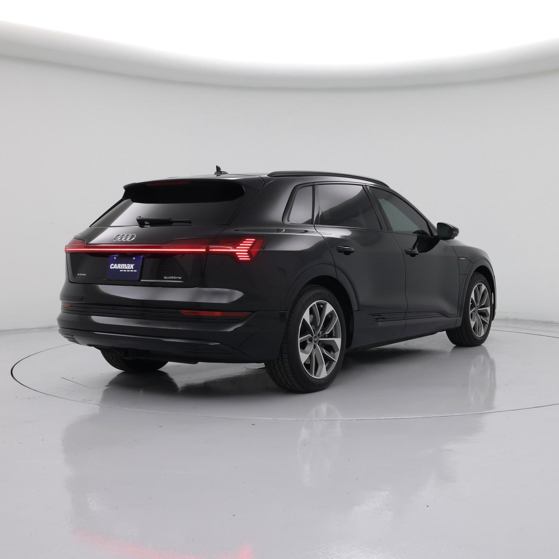 Thumbnail: 2021 Audi e-tron - 8