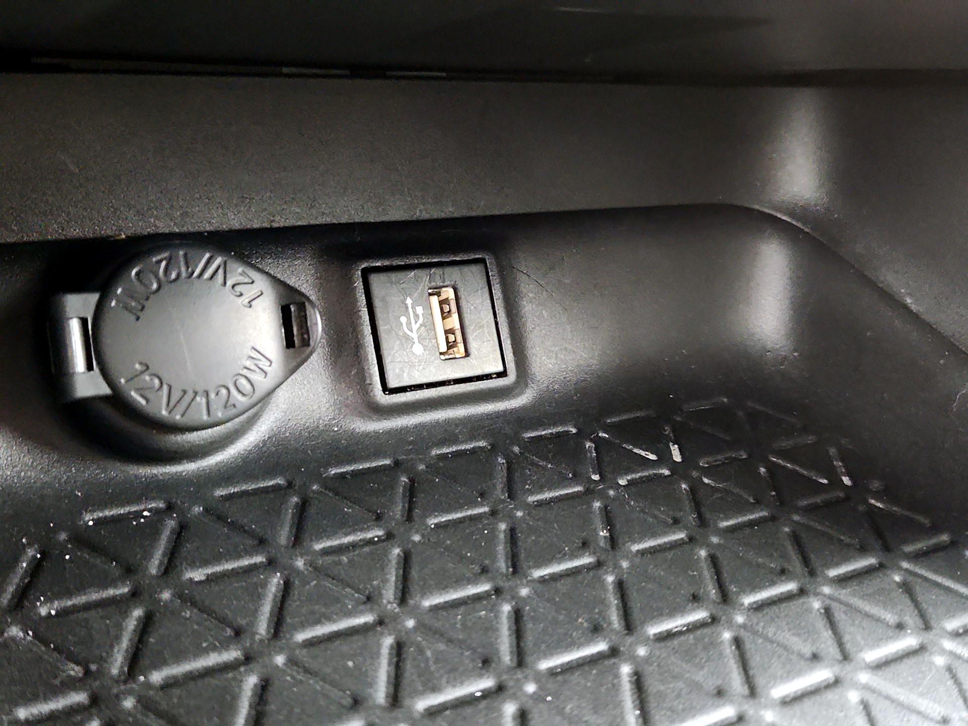 Thumbnail: 2023 Toyota RAV4 - 18