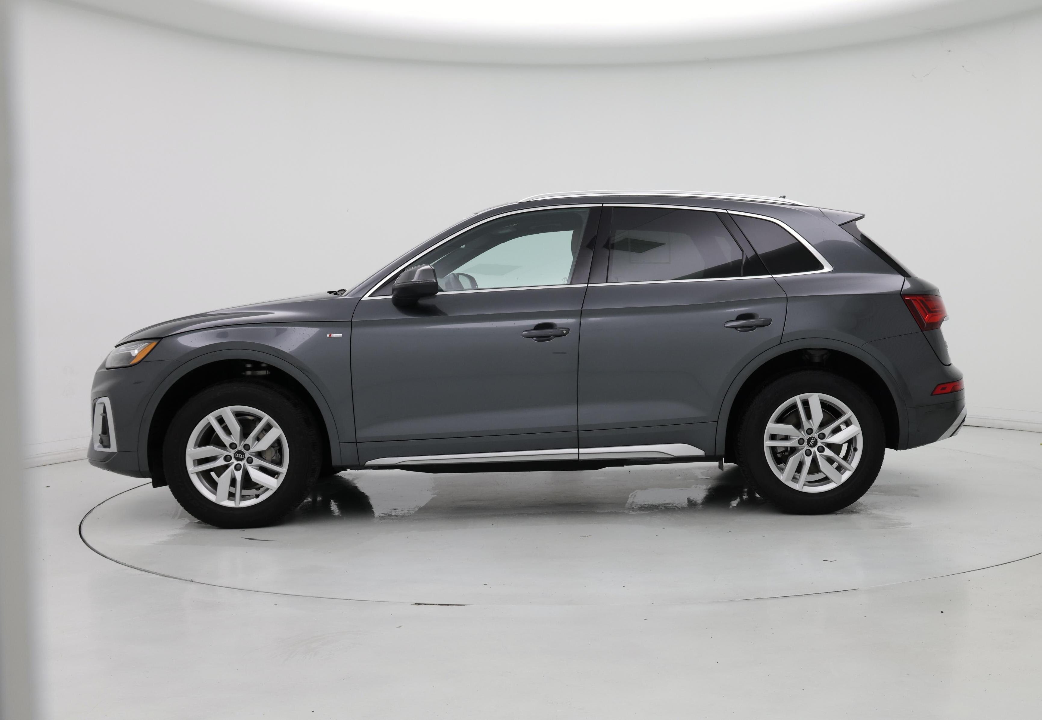 Thumbnail: 2022 Audi Q5 - 3
