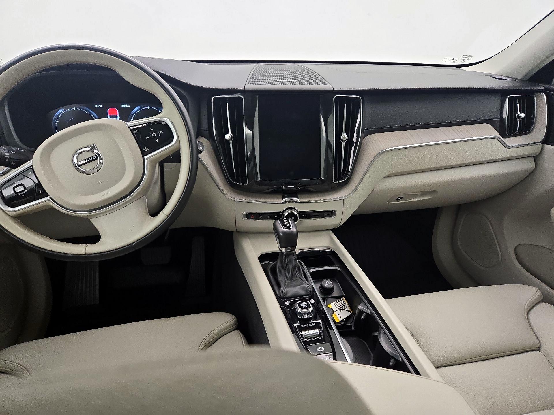 Thumbnail: 2020 Volvo XC60 - 9