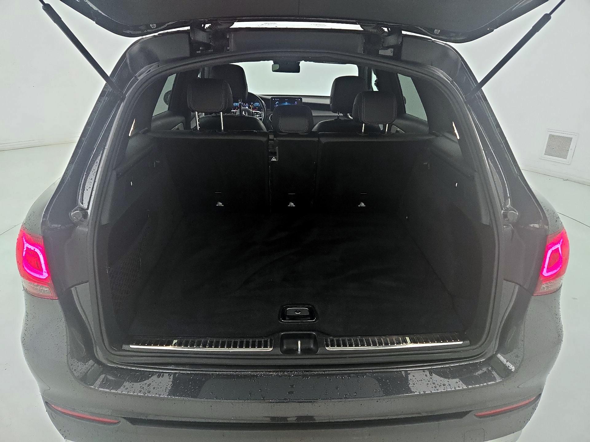 Thumbnail: 2021 Mercedes-Benz C-Class - 19