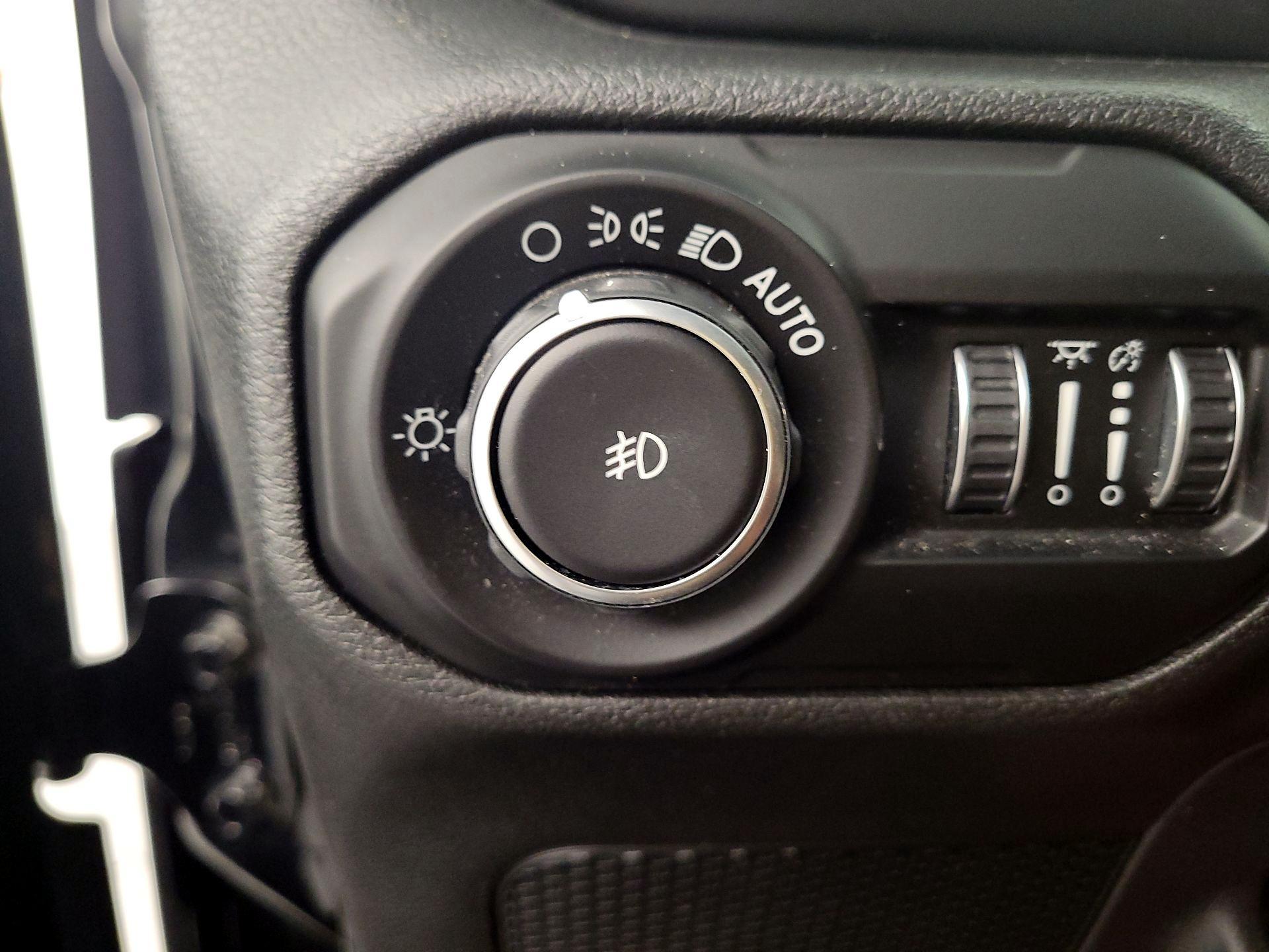 Thumbnail: 2020 Jeep Wrangler - 13