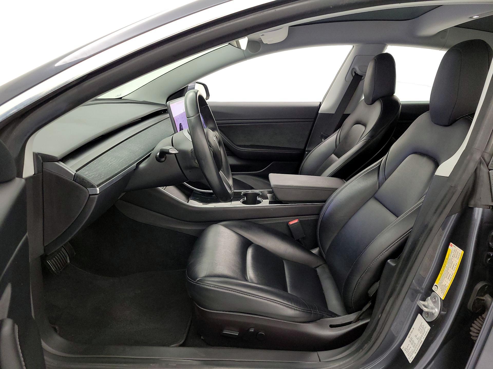 Thumbnail: 2019 Tesla Model 3 - 11