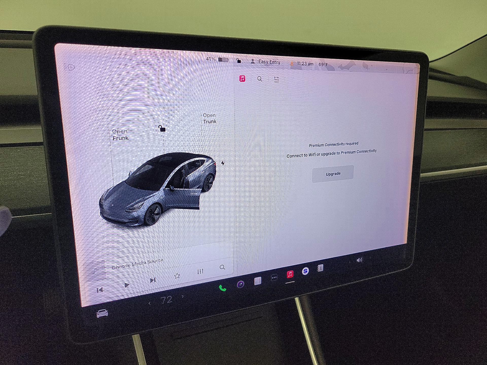 Thumbnail: 2019 Tesla Model 3 - 15