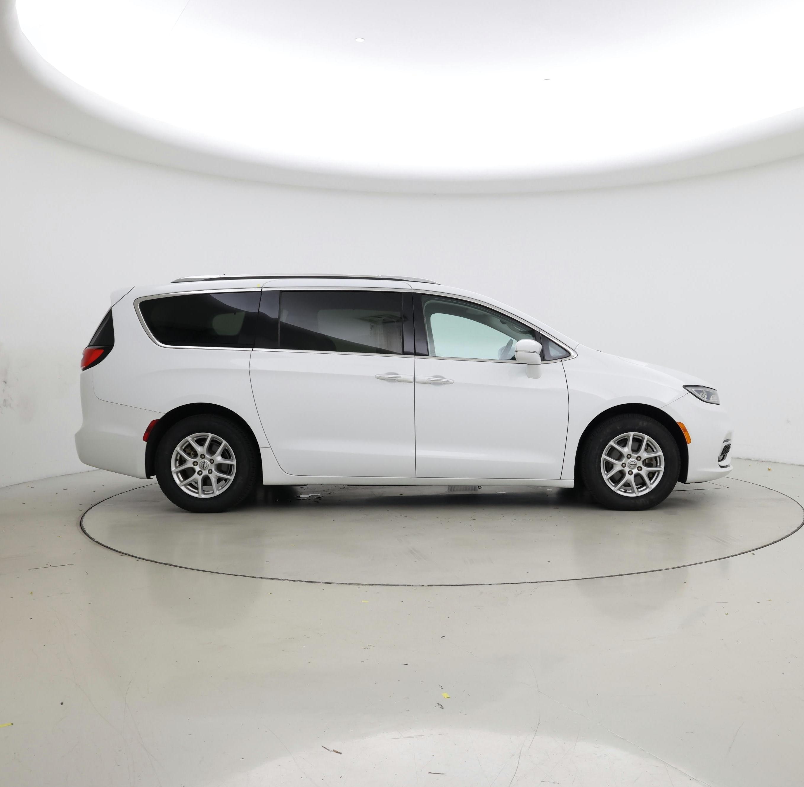 Thumbnail: 2021 Chrysler Pacifica - 7