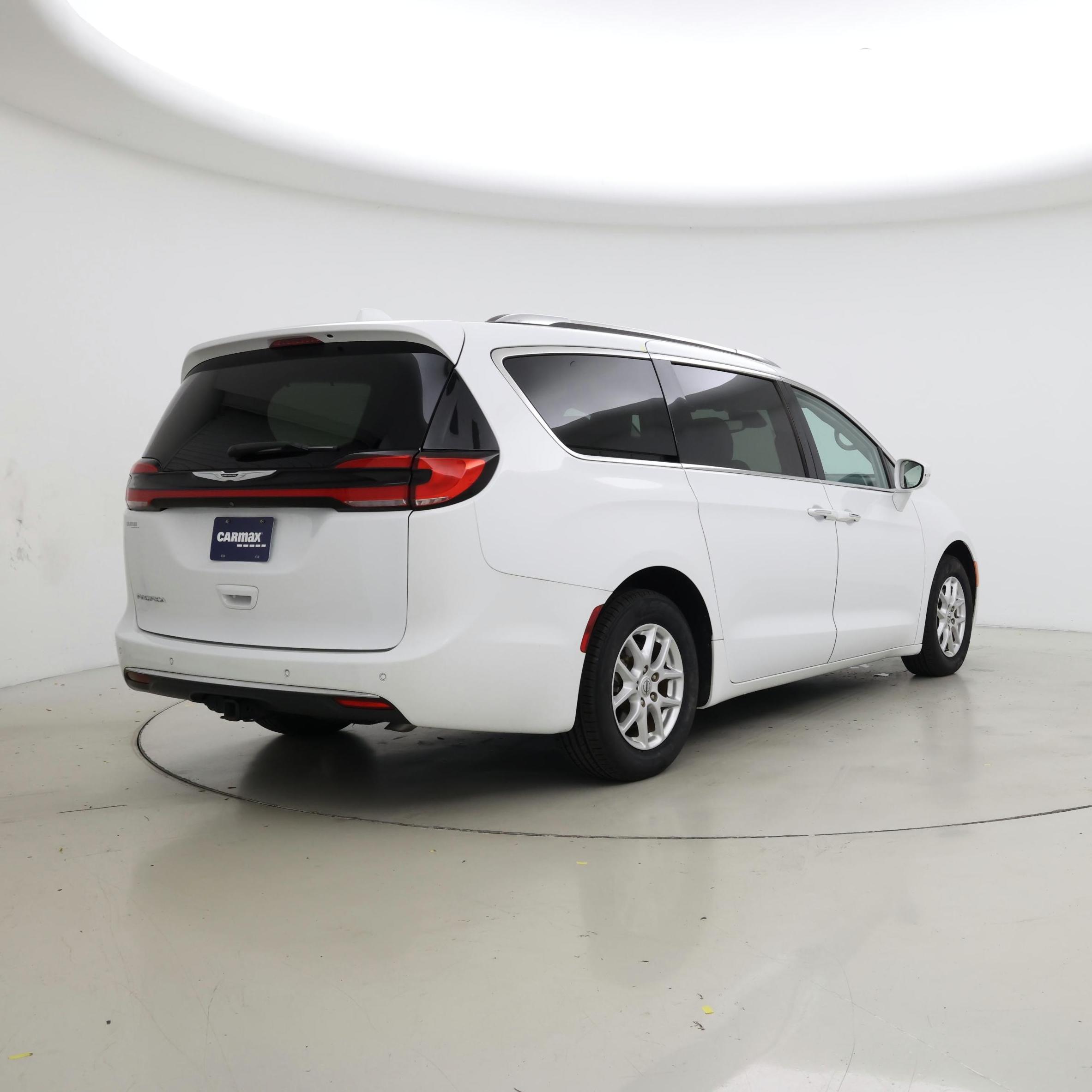 Thumbnail: 2021 Chrysler Pacifica - 8