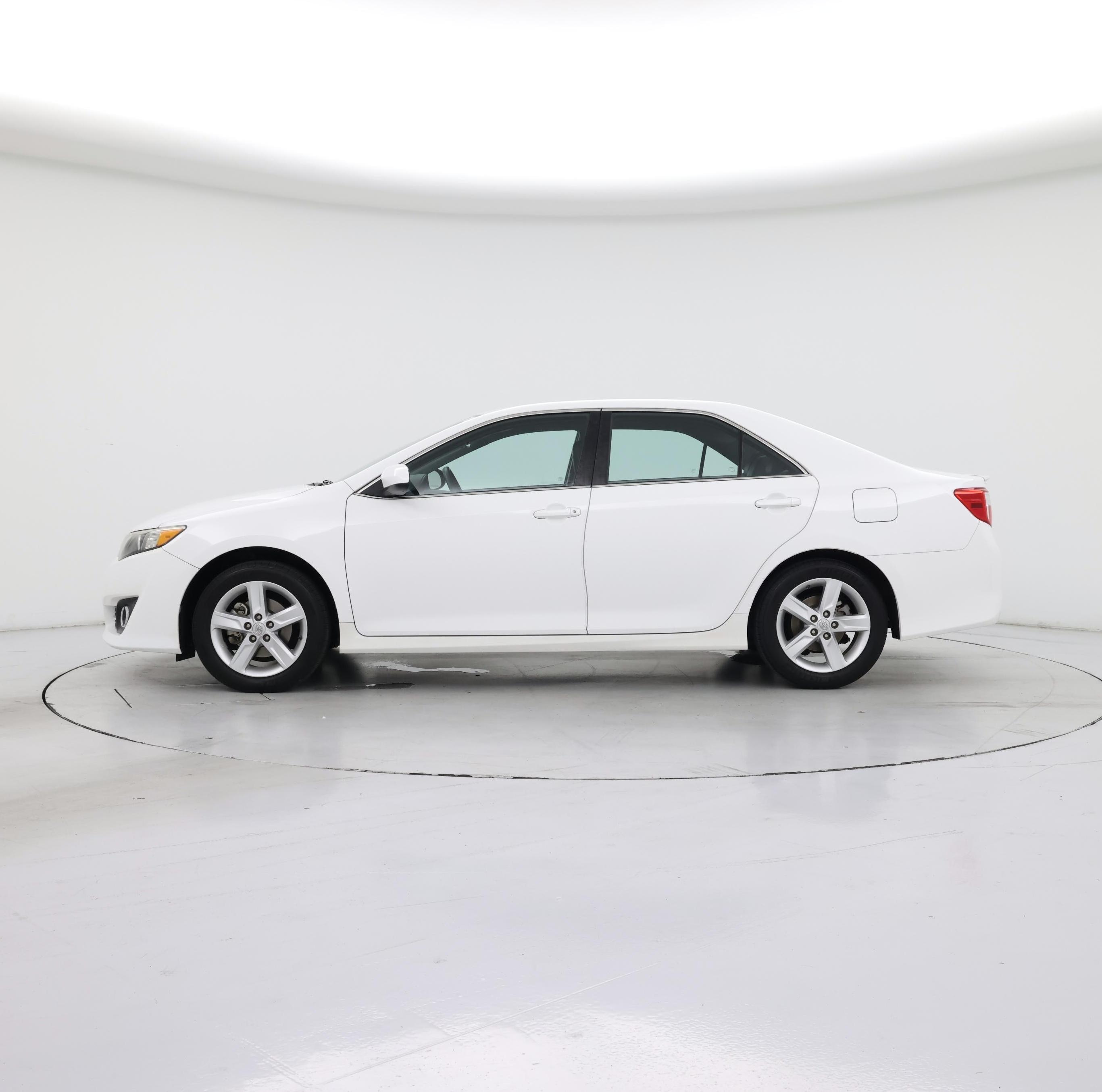 Thumbnail: 2014 Toyota Camry - 3