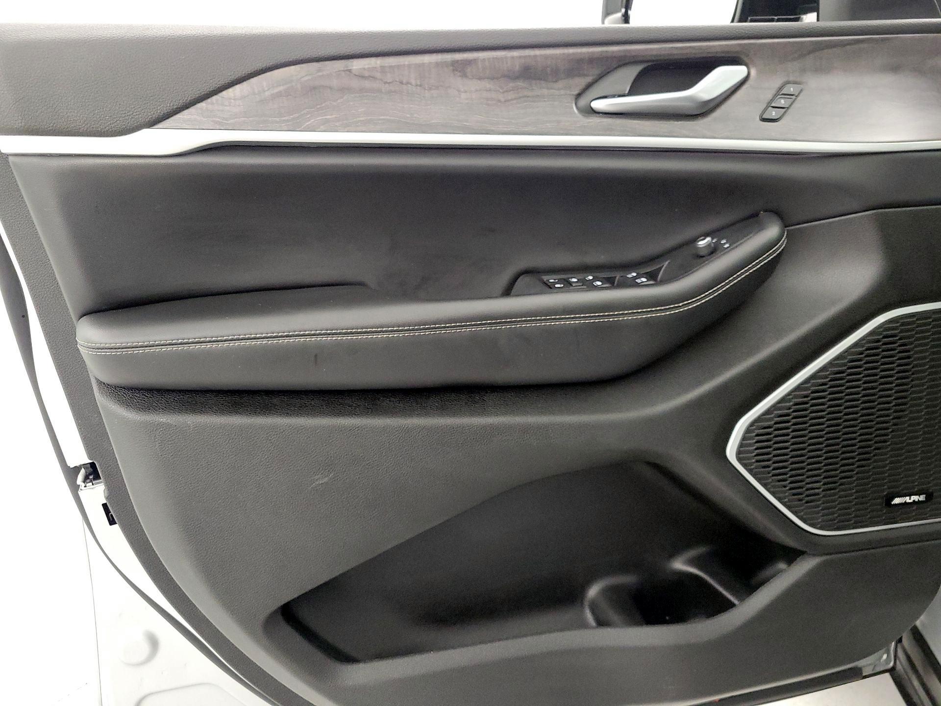 Thumbnail: 2023 Jeep Grand Cherokee - 12