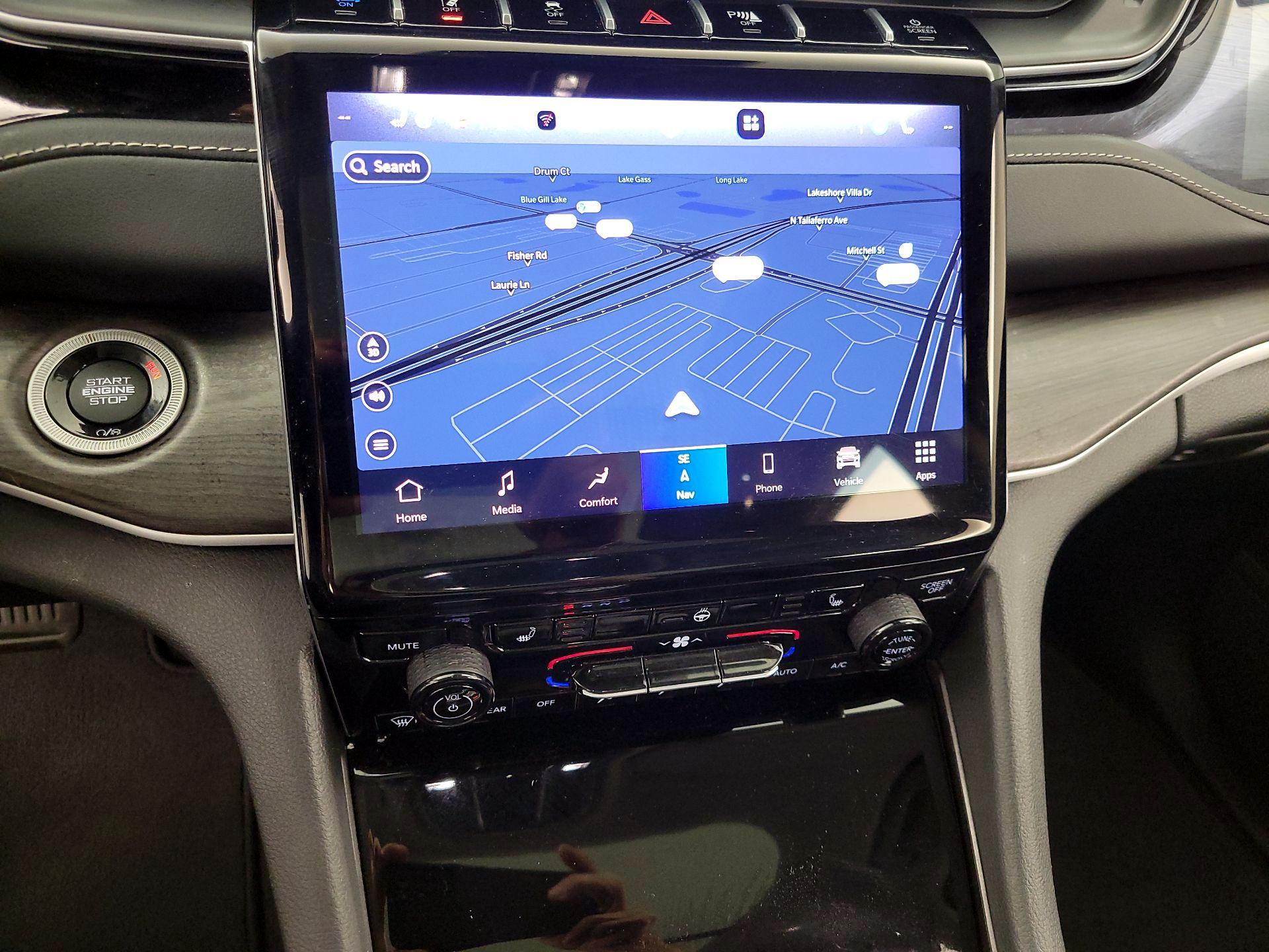 Thumbnail: 2023 Jeep Grand Cherokee - 14