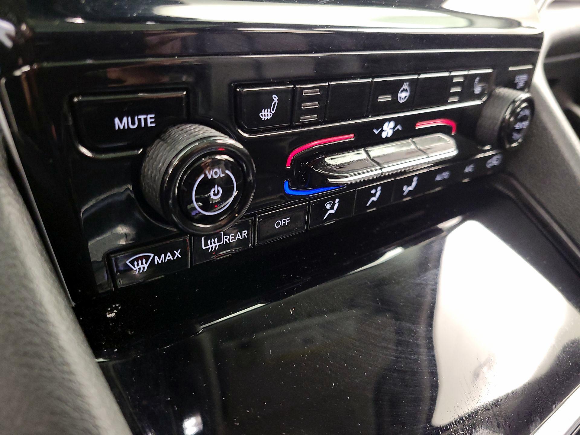 Thumbnail: 2023 Jeep Grand Cherokee - 17