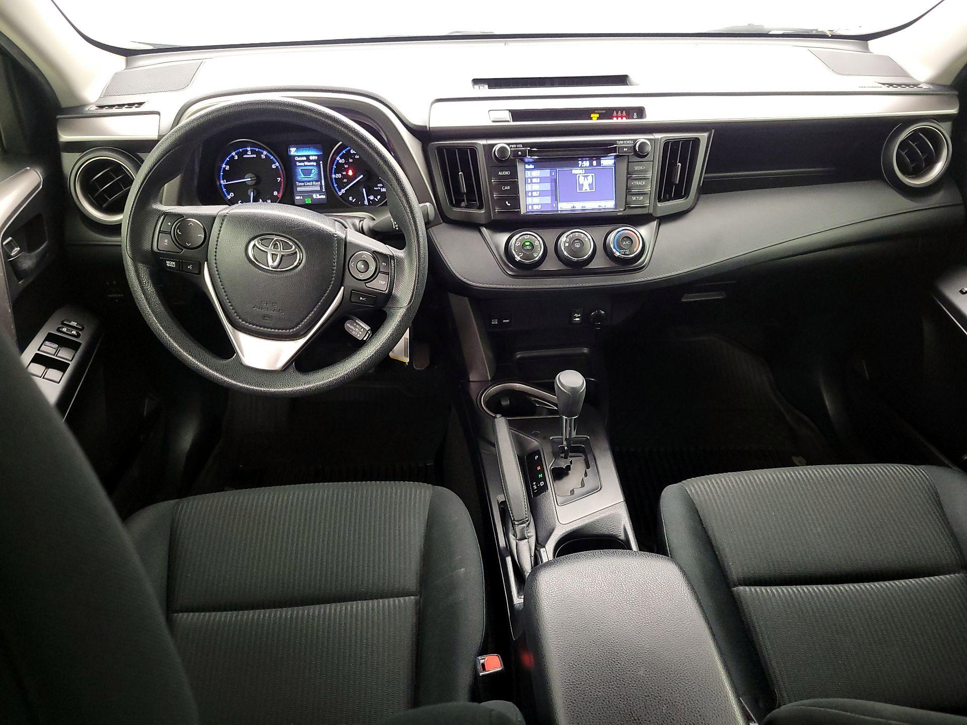 Thumbnail: 2018 Toyota RAV4 - 9