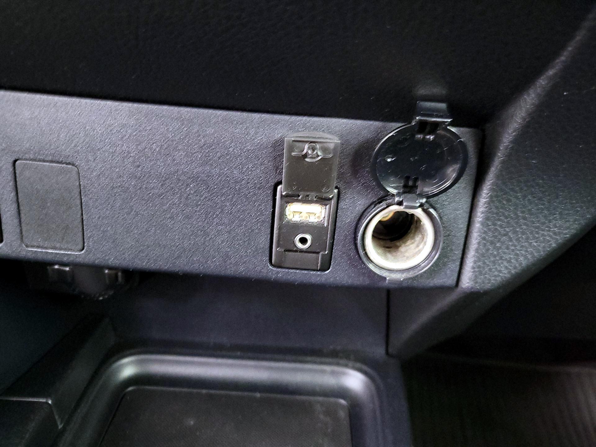 Thumbnail: 2018 Toyota RAV4 - 18