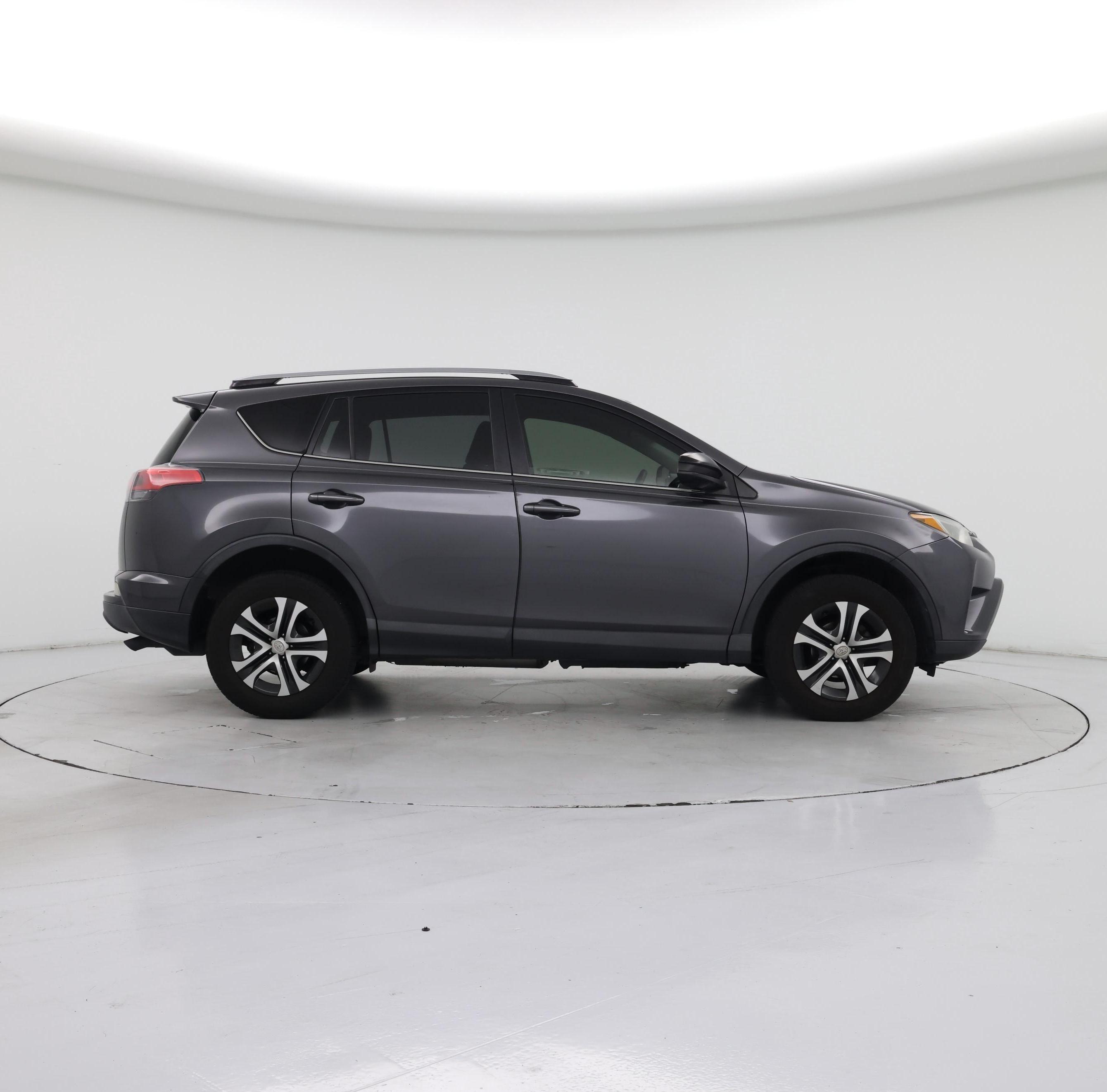 Thumbnail: 2018 Toyota RAV4 - 7