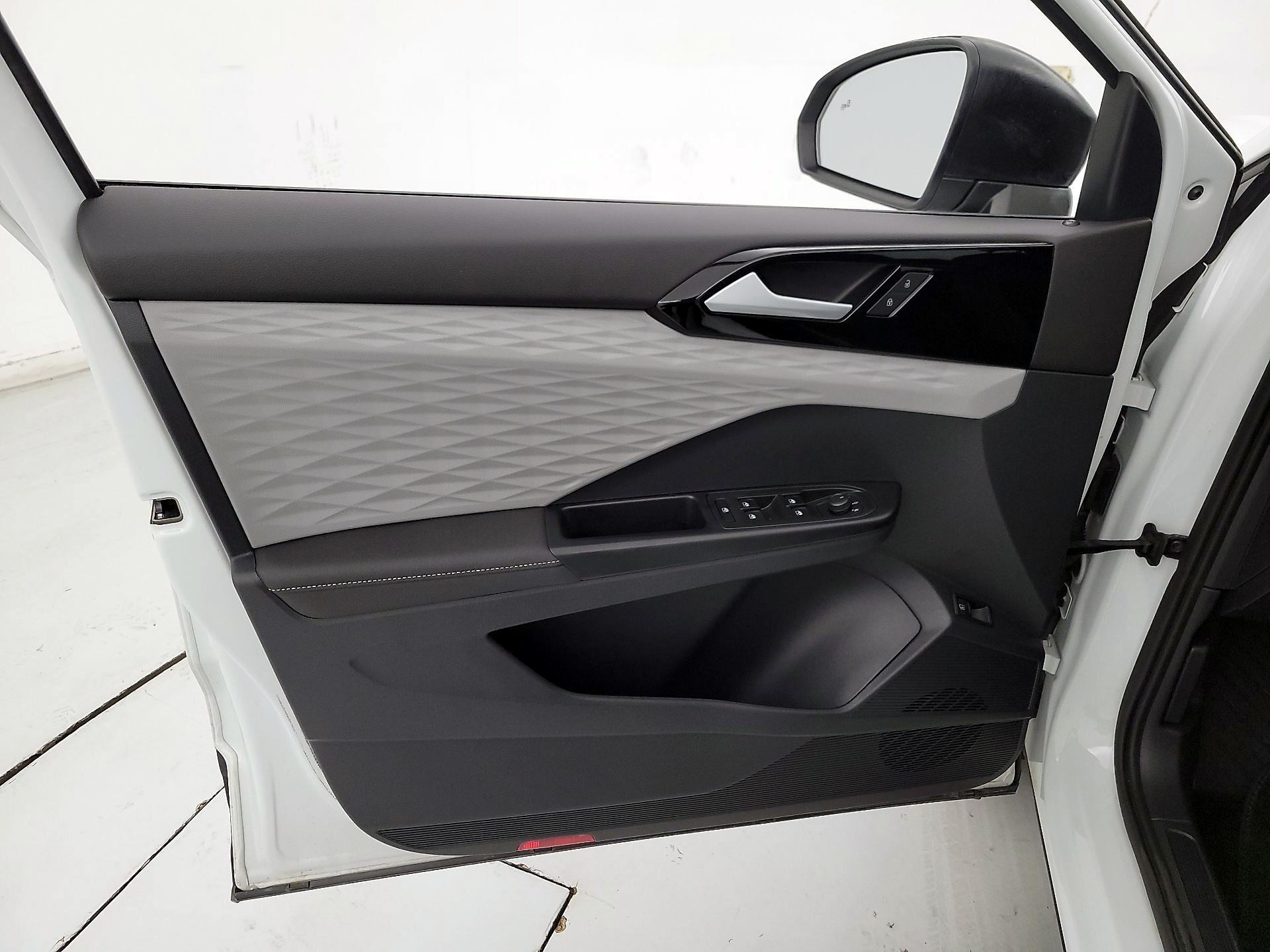 Thumbnail: 2024 Volkswagen Taos - 12