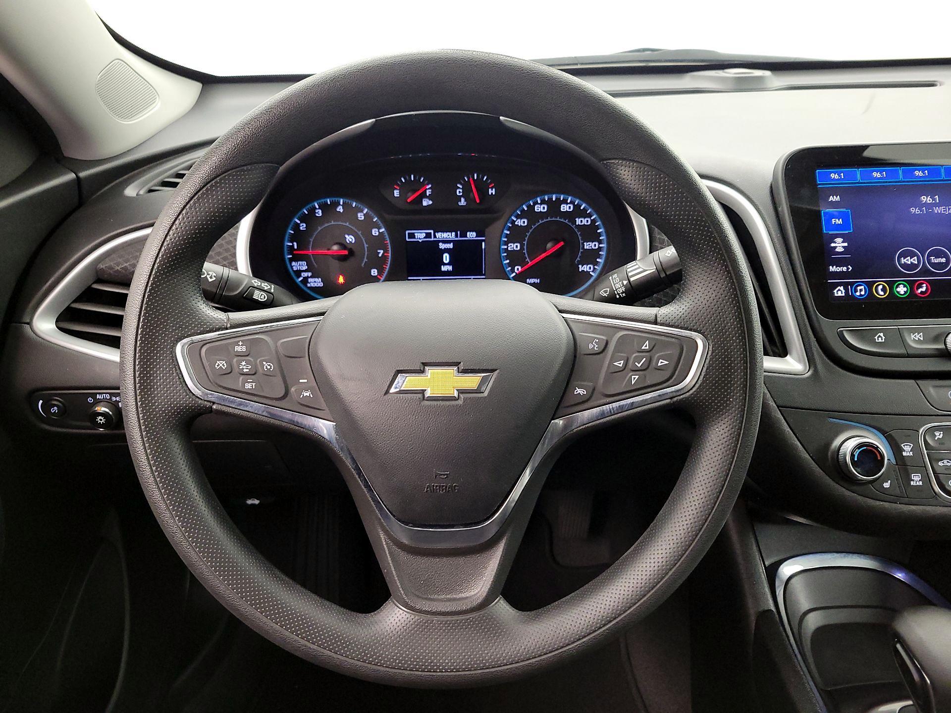 Thumbnail: 2023 Chevrolet Malibu - 10