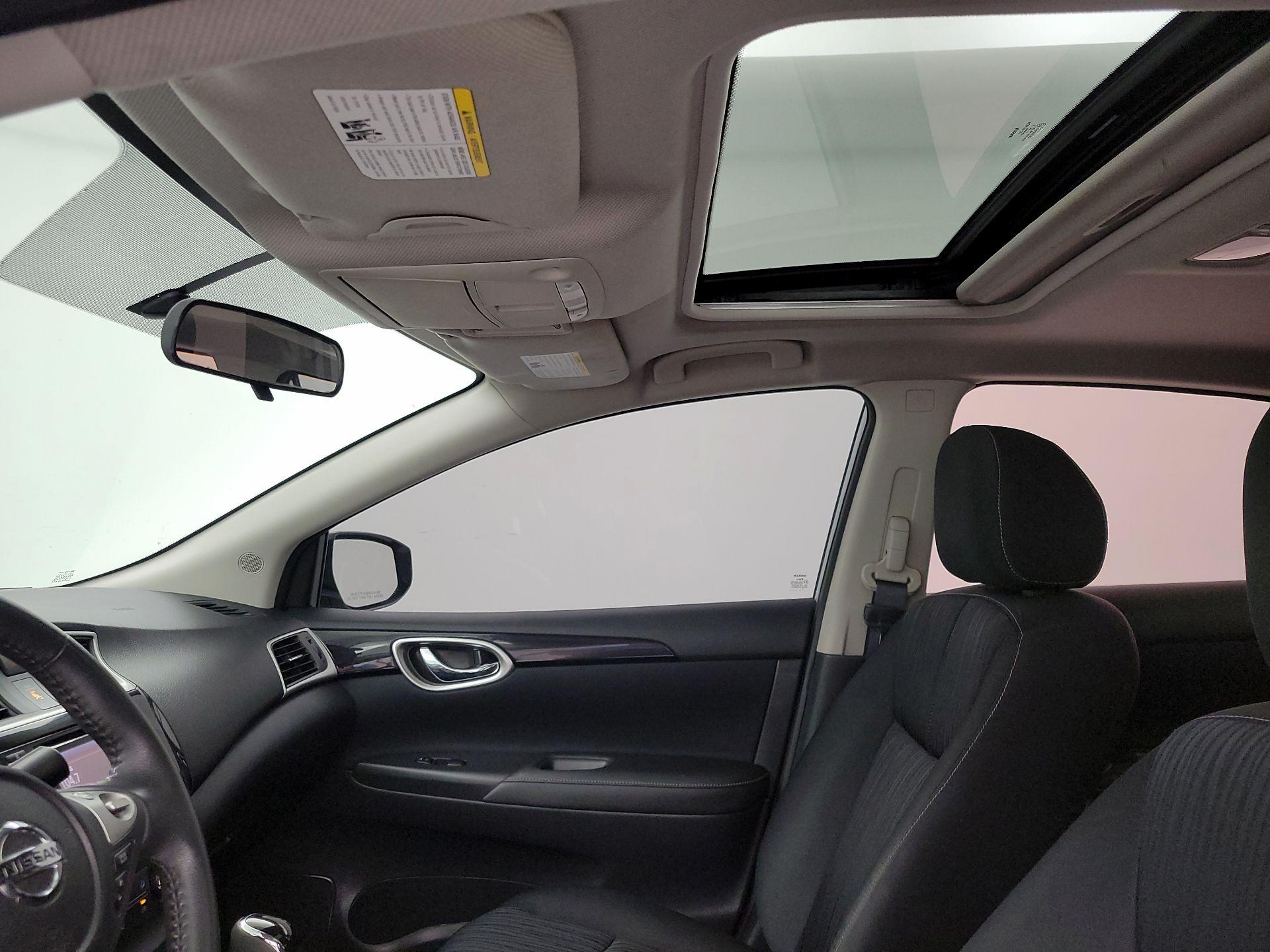 Thumbnail: 2016 Nissan Sentra - 17