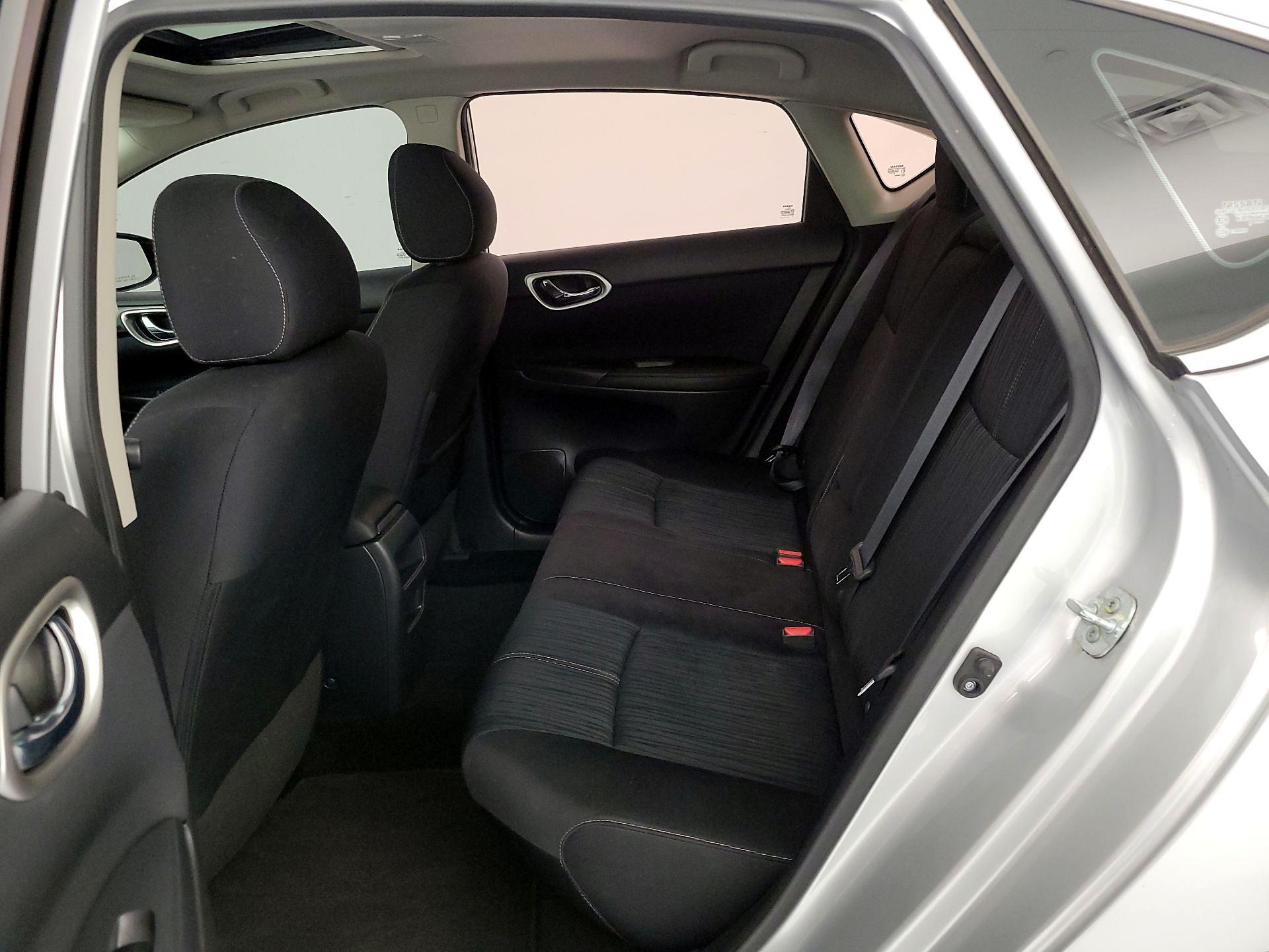 Thumbnail: 2016 Nissan Sentra - 18