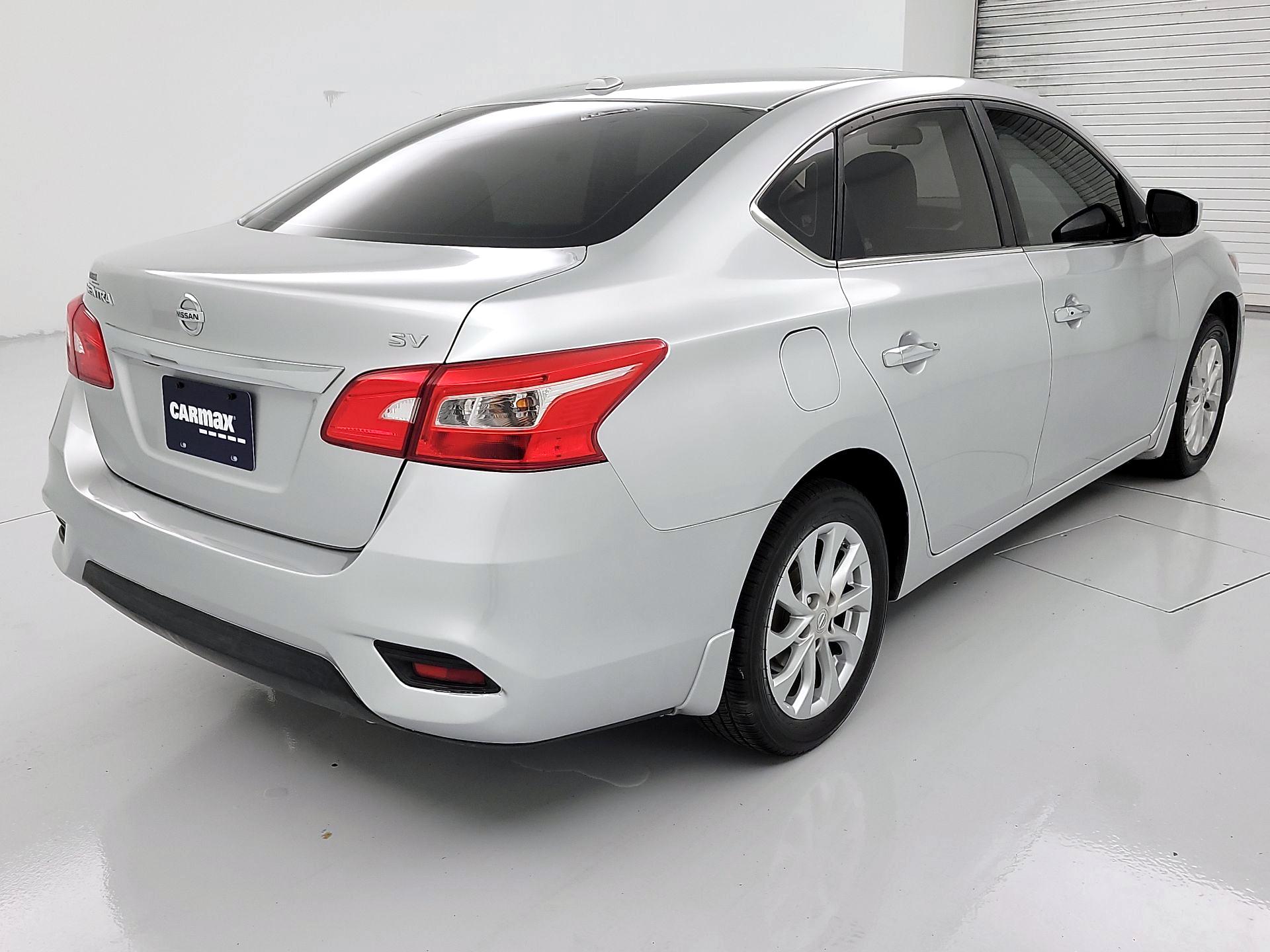 Thumbnail: 2016 Nissan Sentra - 5