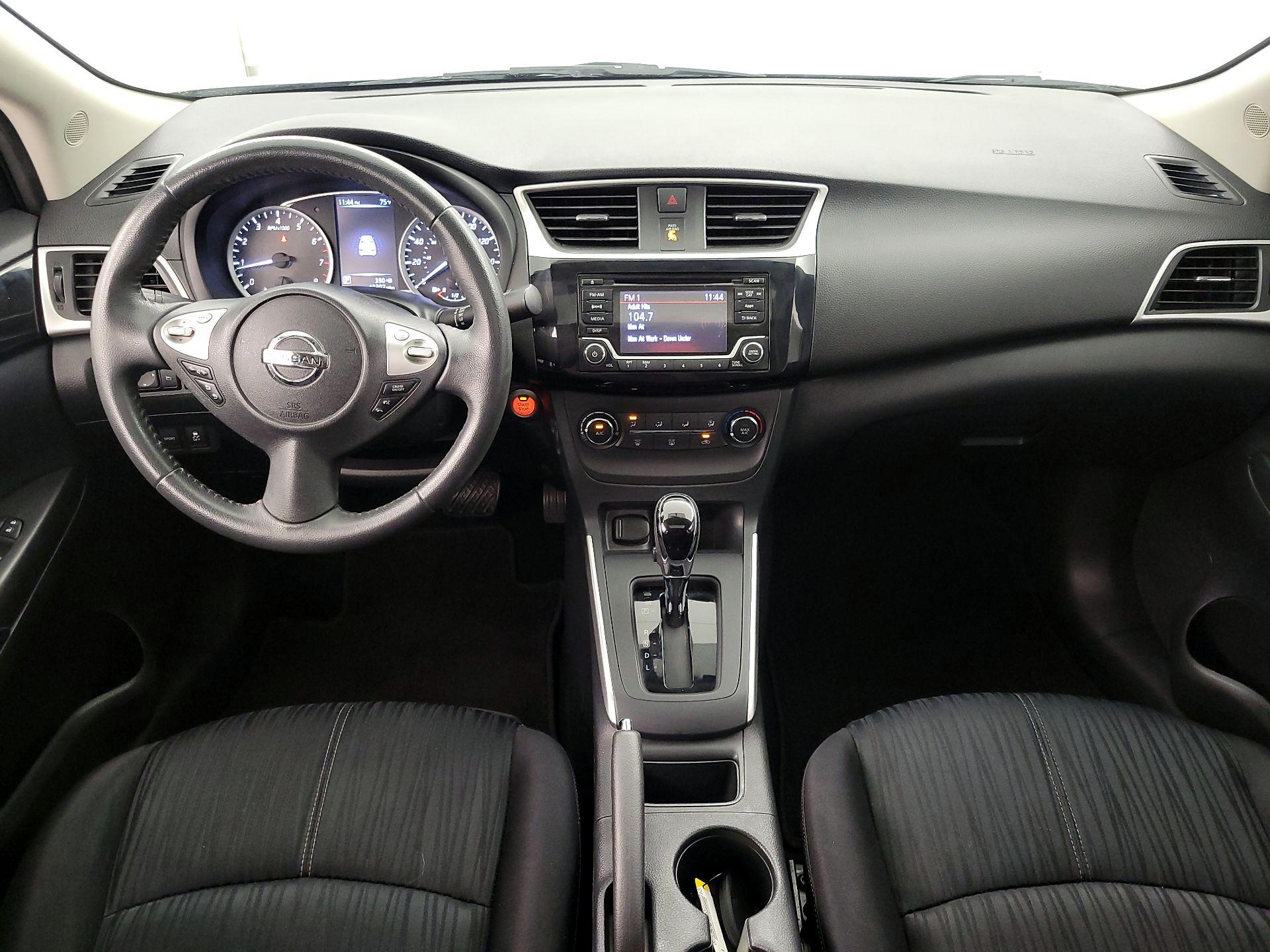 Thumbnail: 2016 Nissan Sentra - 8
