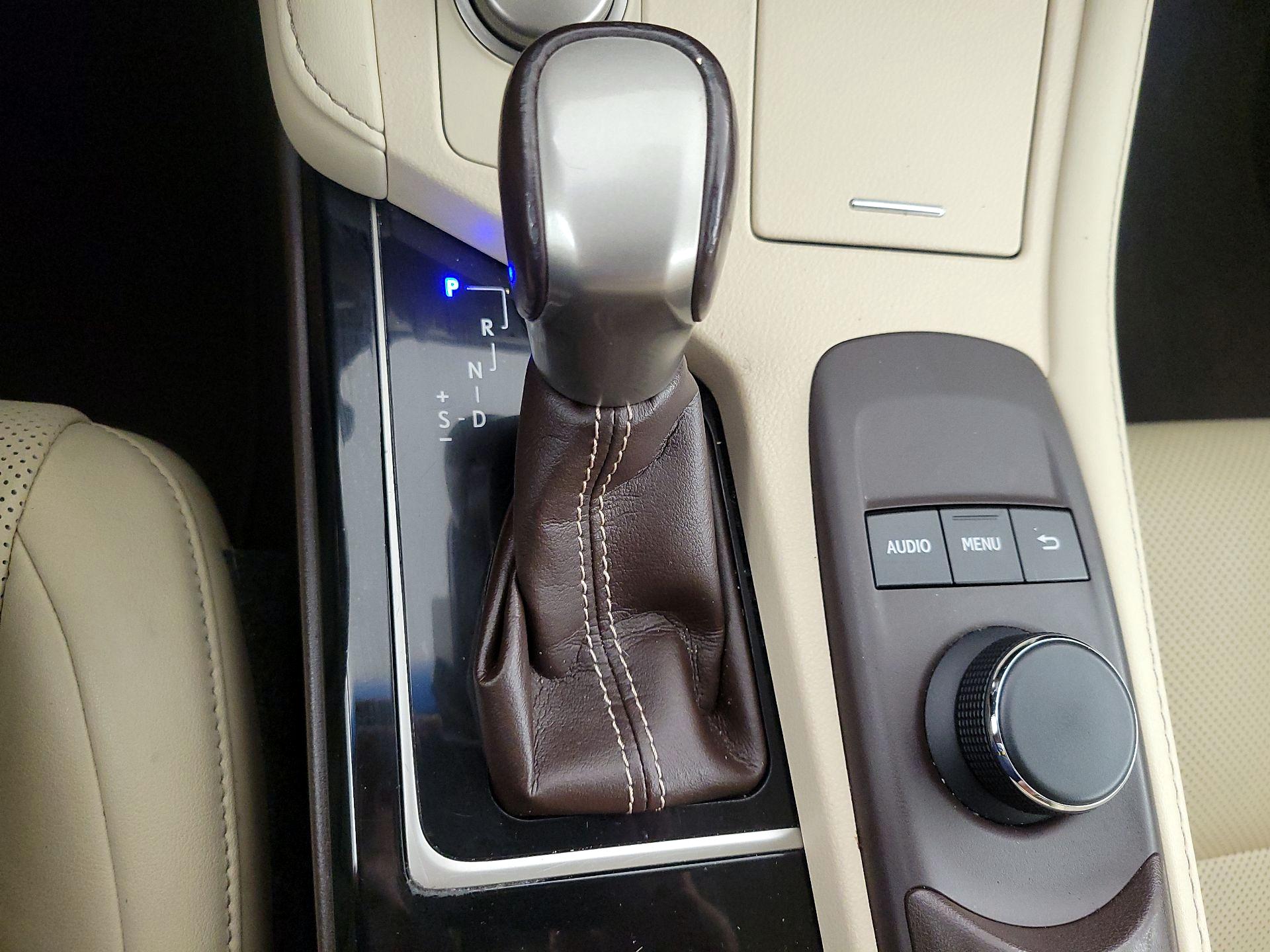 Thumbnail: 2017 Lexus ES - 15