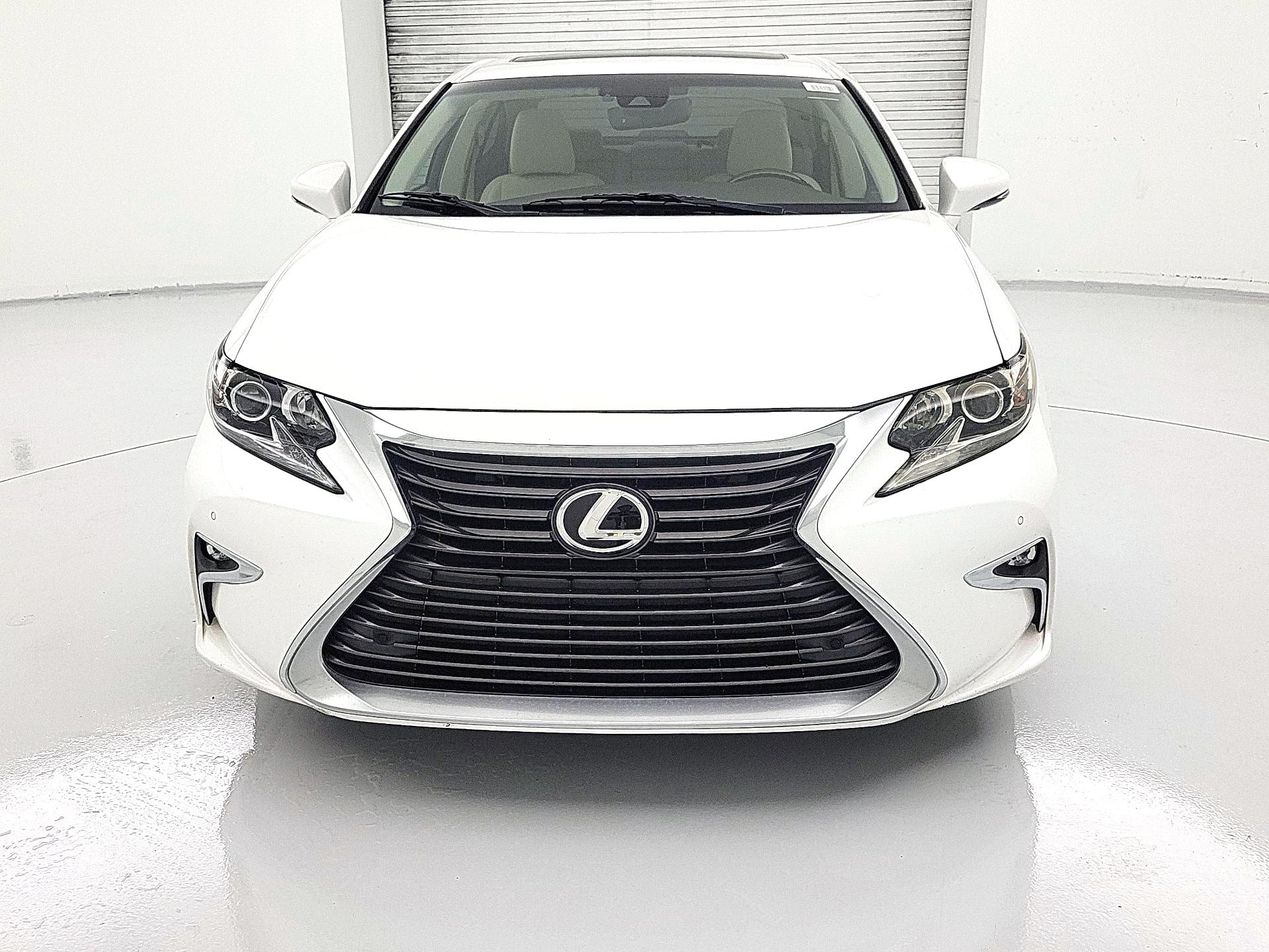 Thumbnail: 2017 Lexus ES - 2