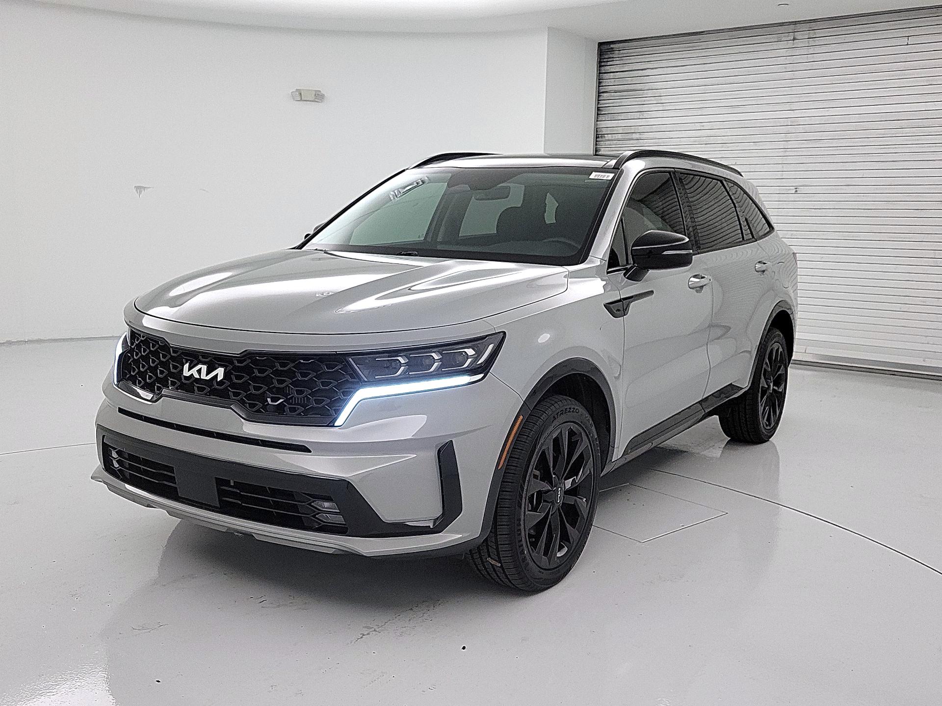 Thumbnail: 2023 Kia Sorento - 3