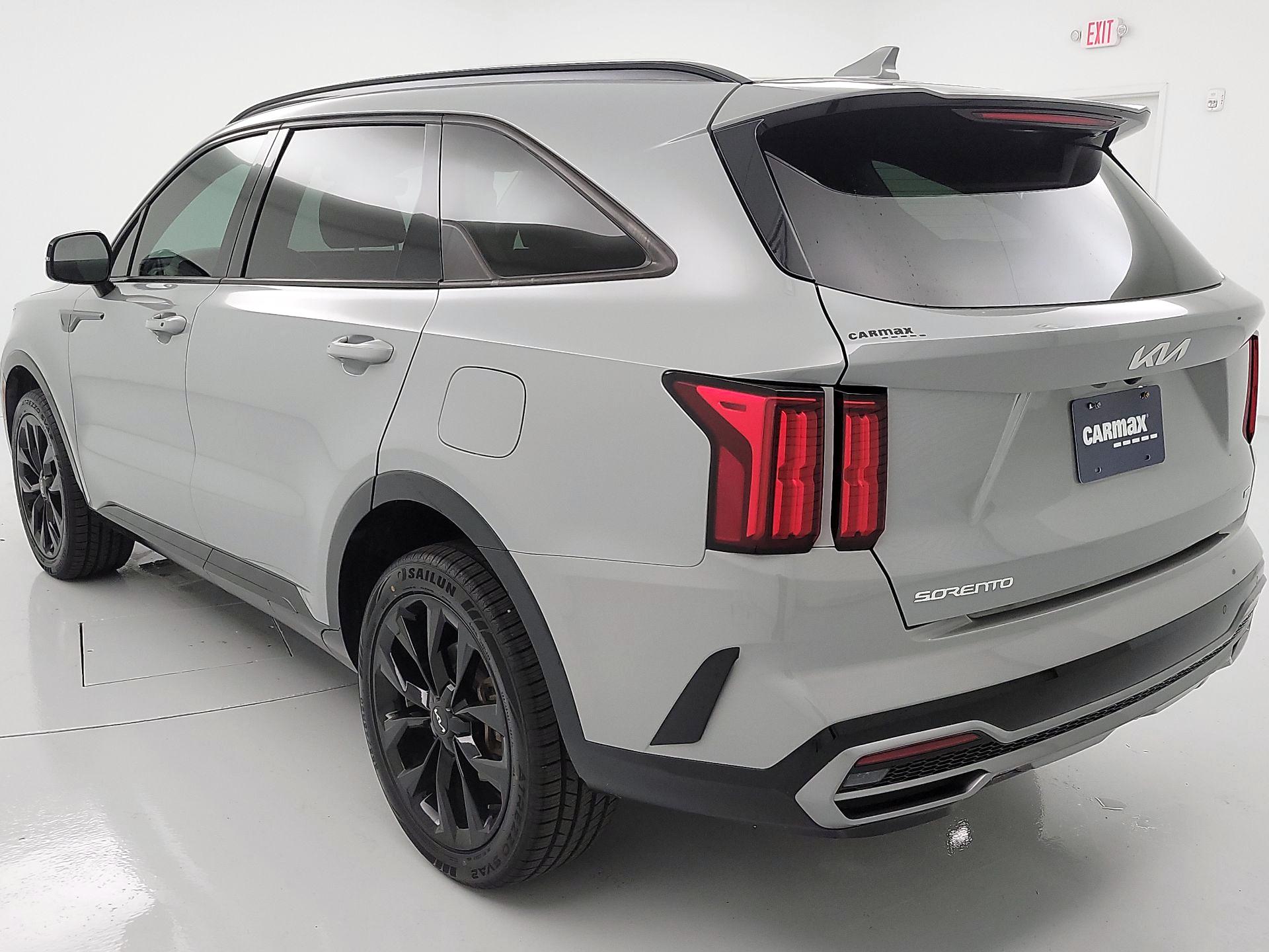 Thumbnail: 2023 Kia Sorento - 7