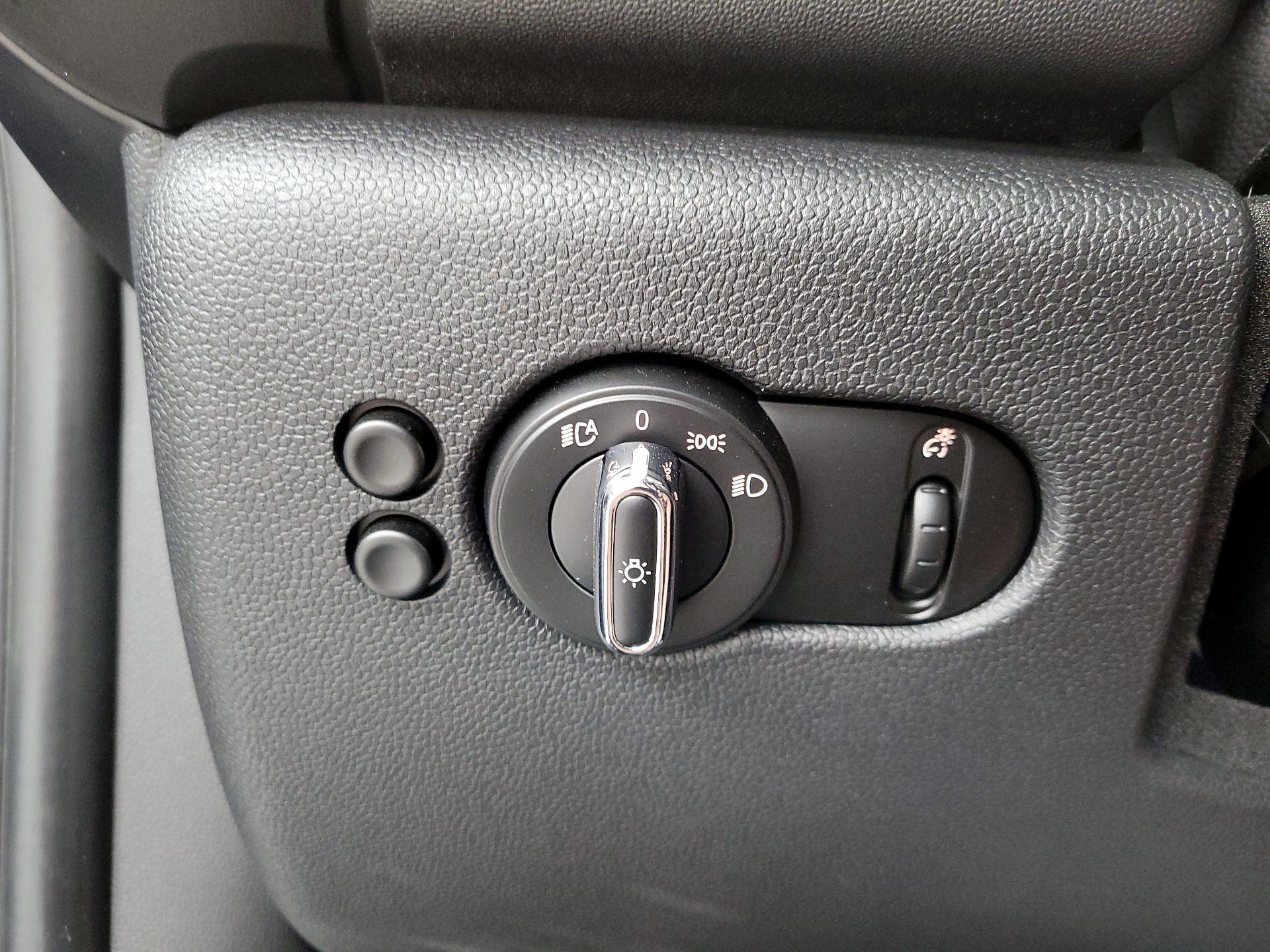 Thumbnail: 2019 MINI Cooper Hardtop - 13
