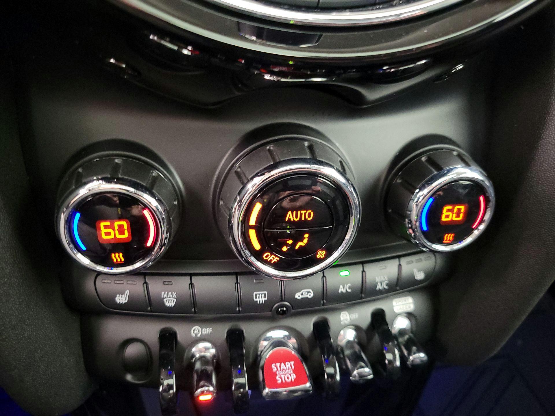 Thumbnail: 2019 MINI Cooper Hardtop - 16