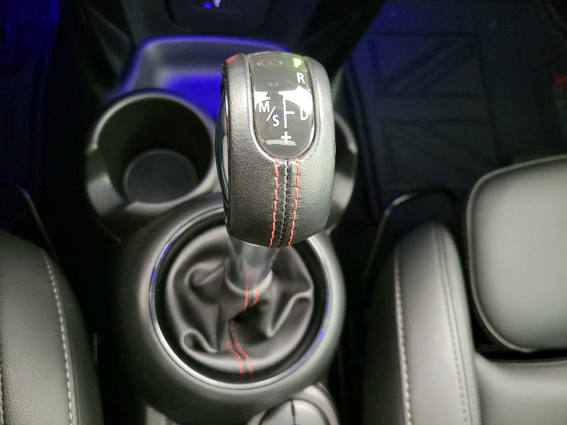 Thumbnail: 2019 MINI Cooper Hardtop - 17