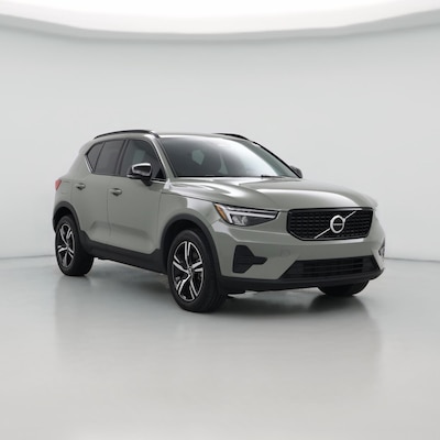 2024 Volvo XC40 B5 Core Dark Theme
