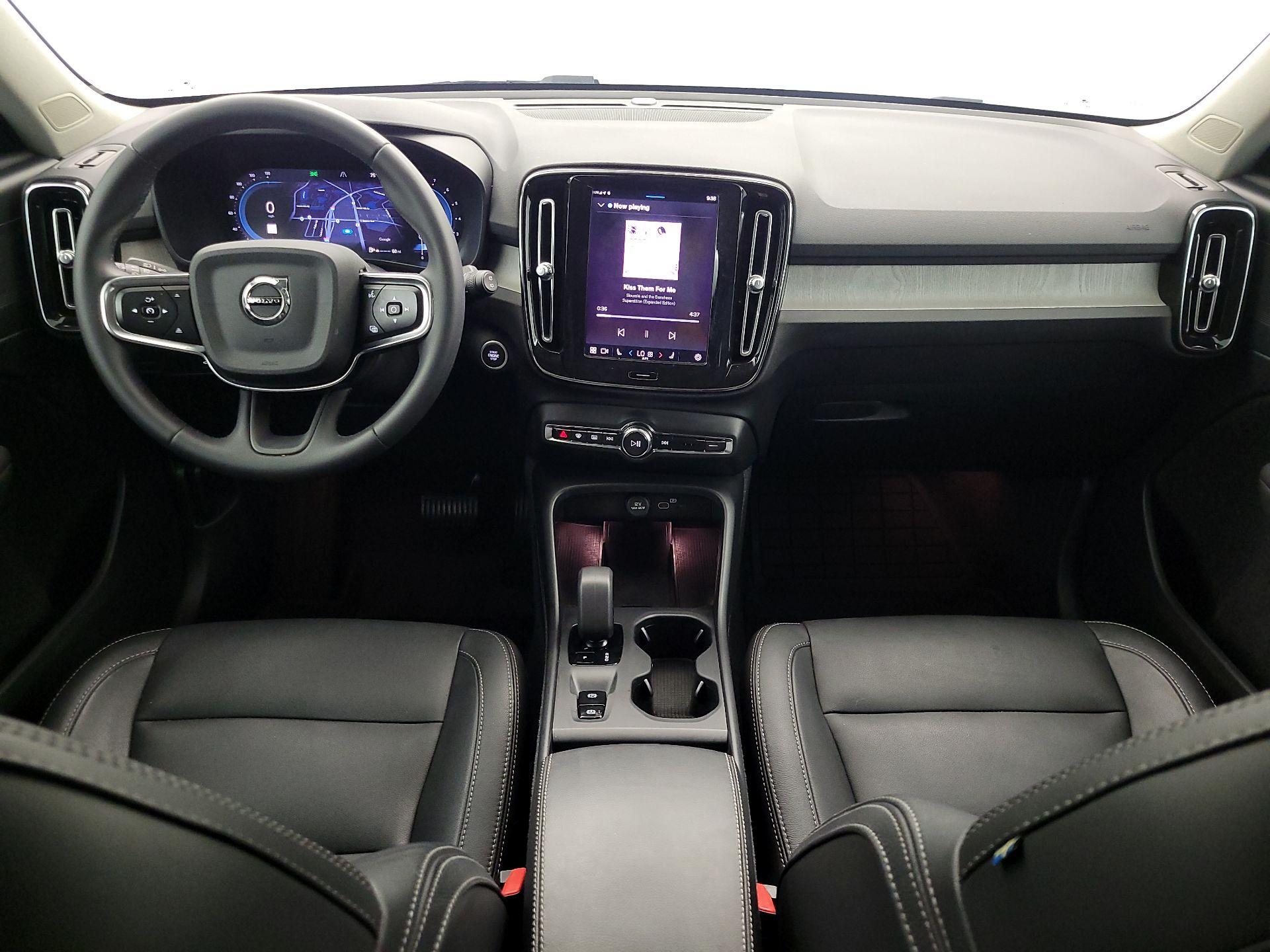 Thumbnail: 2024 Volvo XC40 - 9