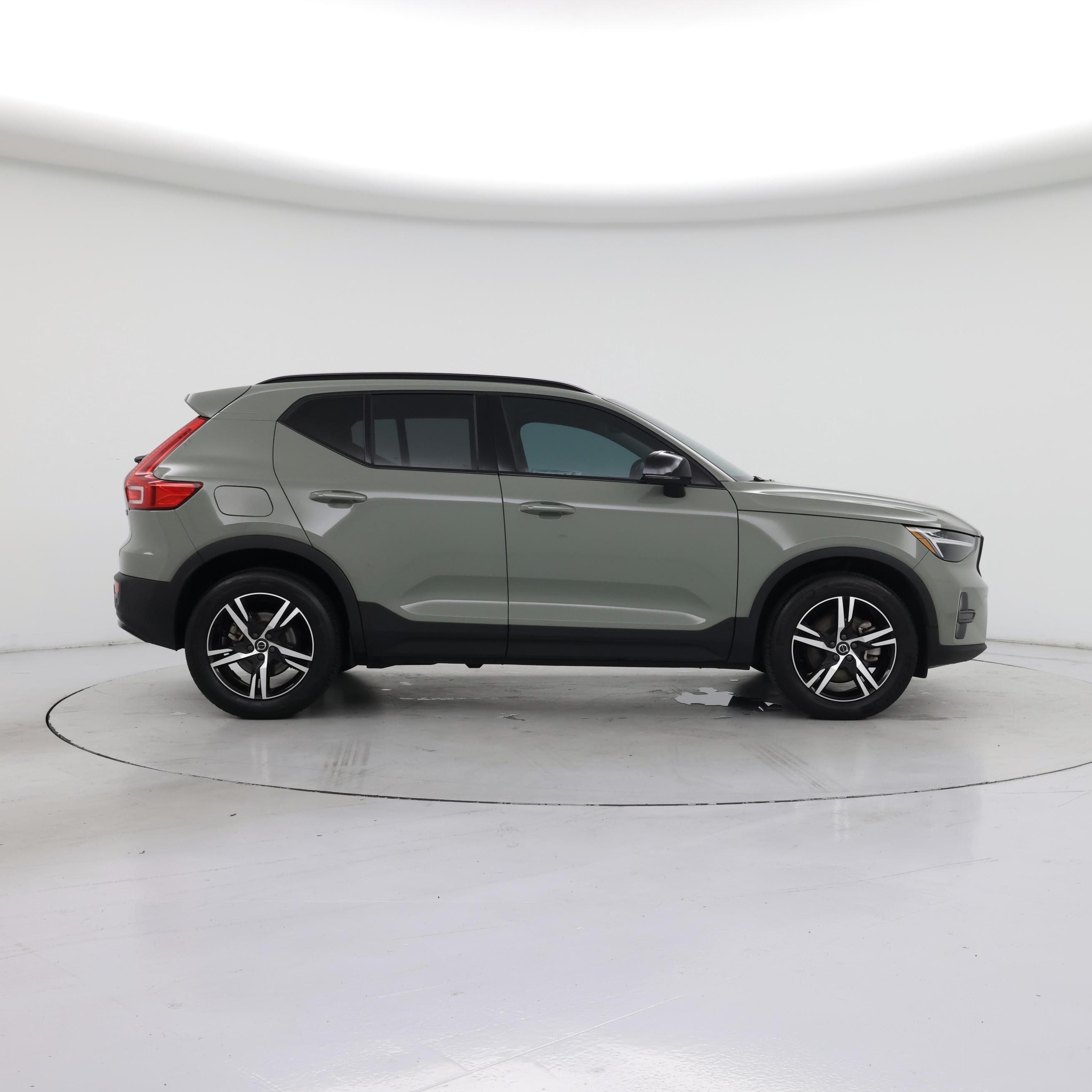 Thumbnail: 2024 Volvo XC40 - 7