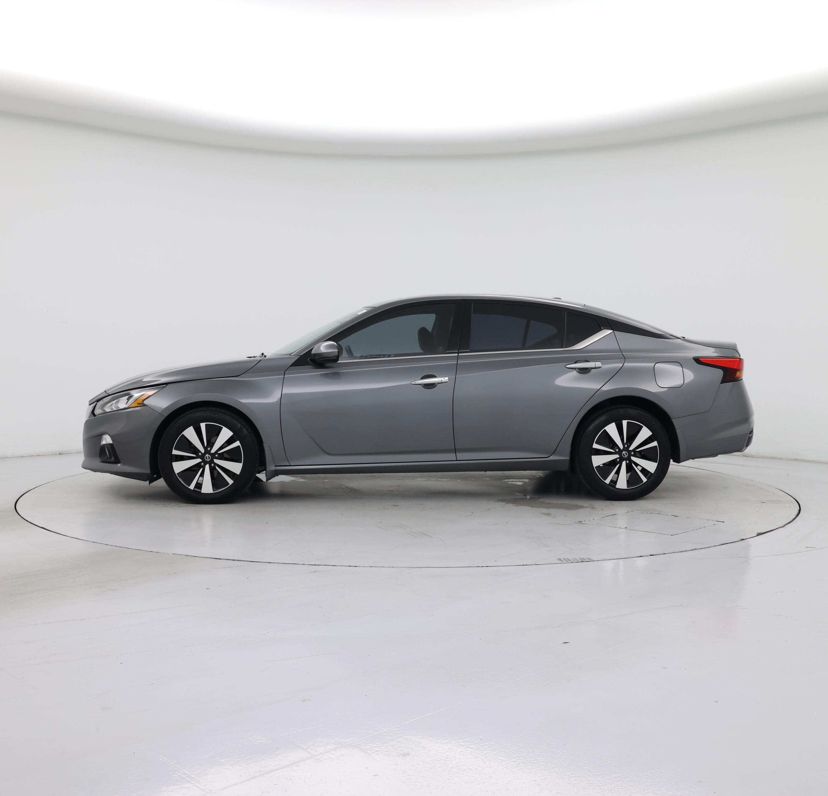 Thumbnail: 2019 Nissan Altima - 3