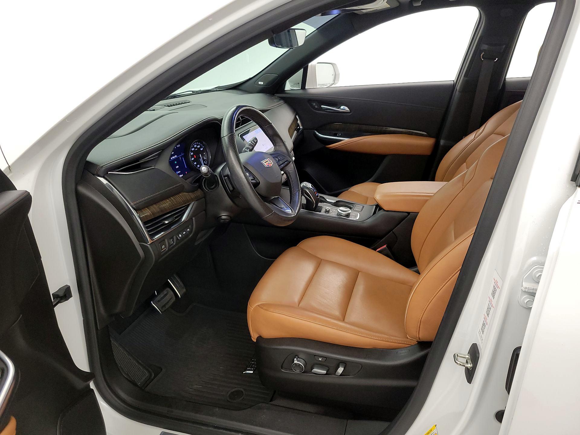 Thumbnail: 2019 Cadillac XT4 - 11