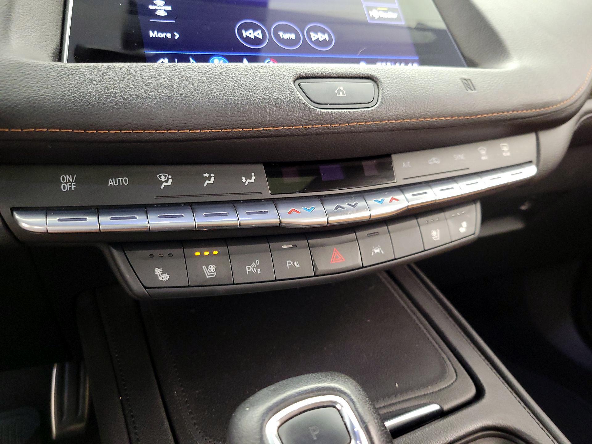 Thumbnail: 2019 Cadillac XT4 - 17