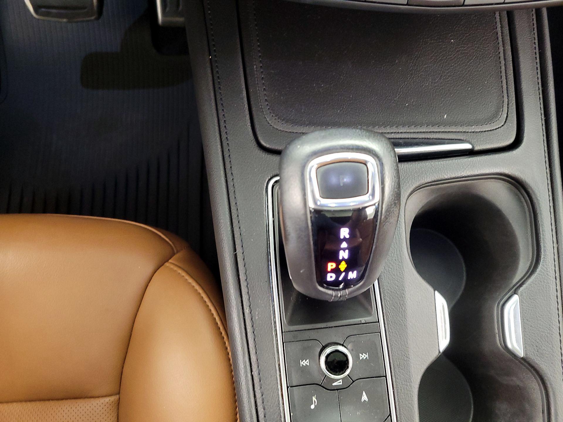 Thumbnail: 2019 Cadillac XT4 - 18