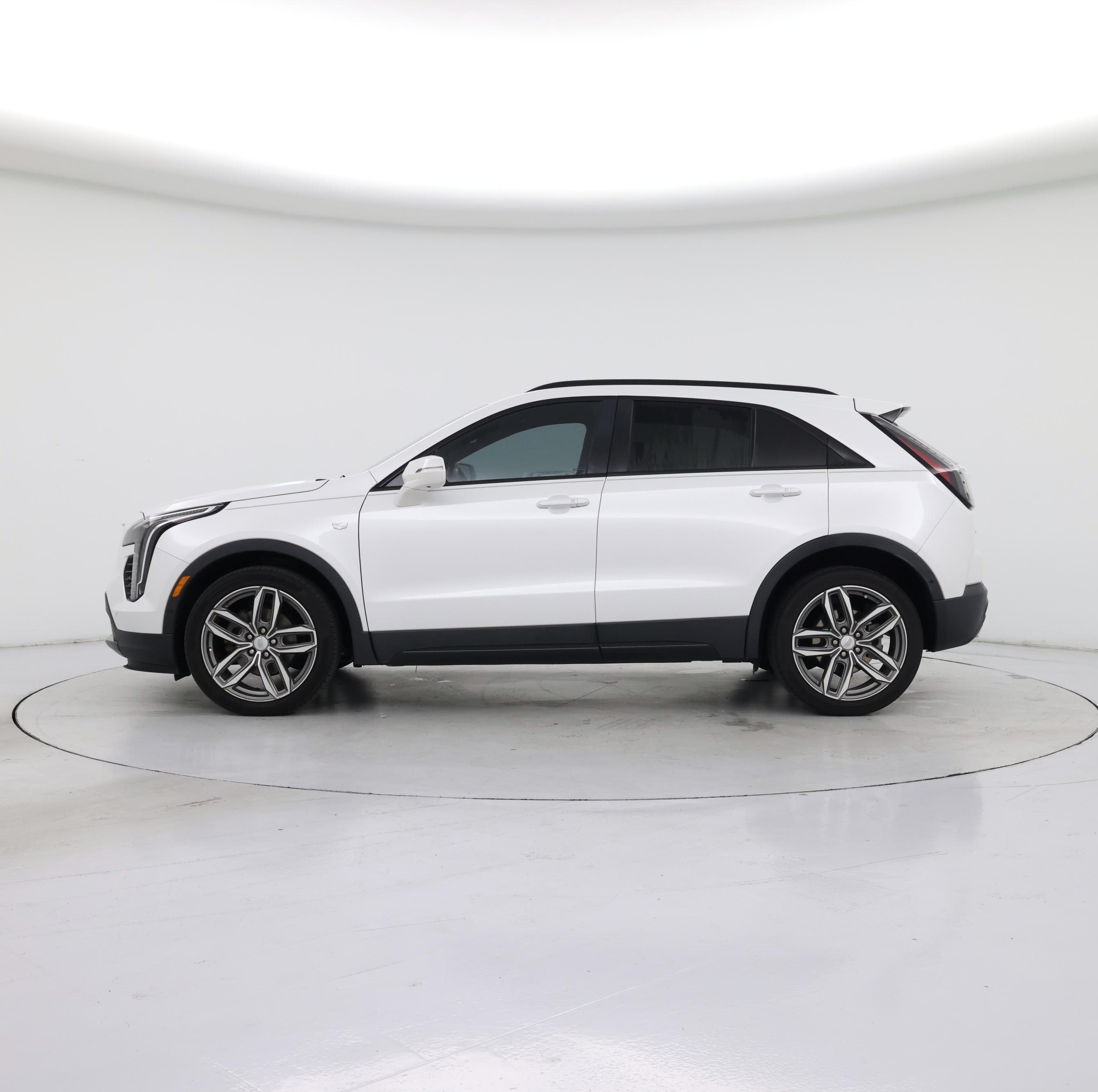 Thumbnail: 2019 Cadillac XT4 - 3