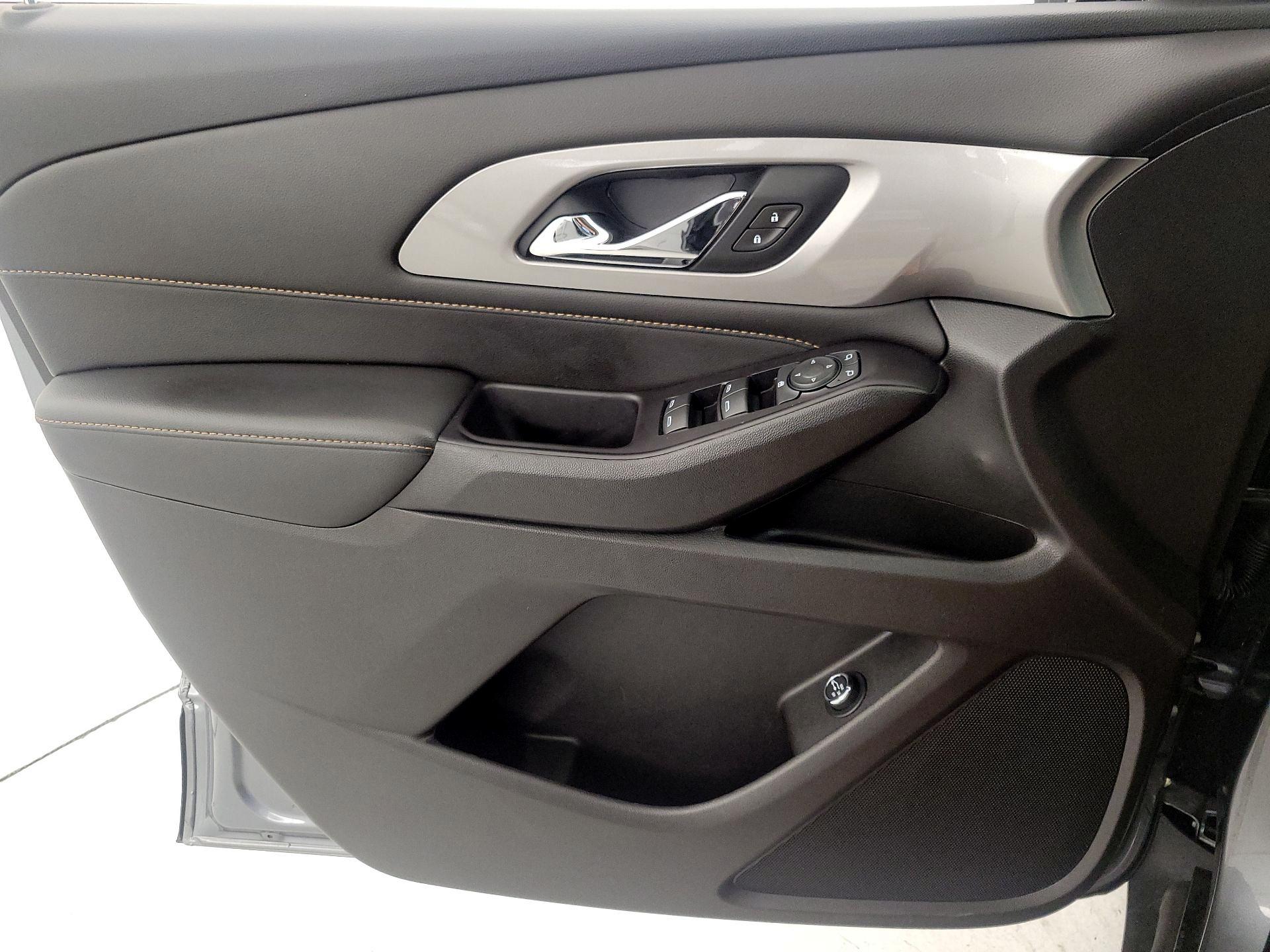 Thumbnail: 2020 Chevrolet Traverse - 12
