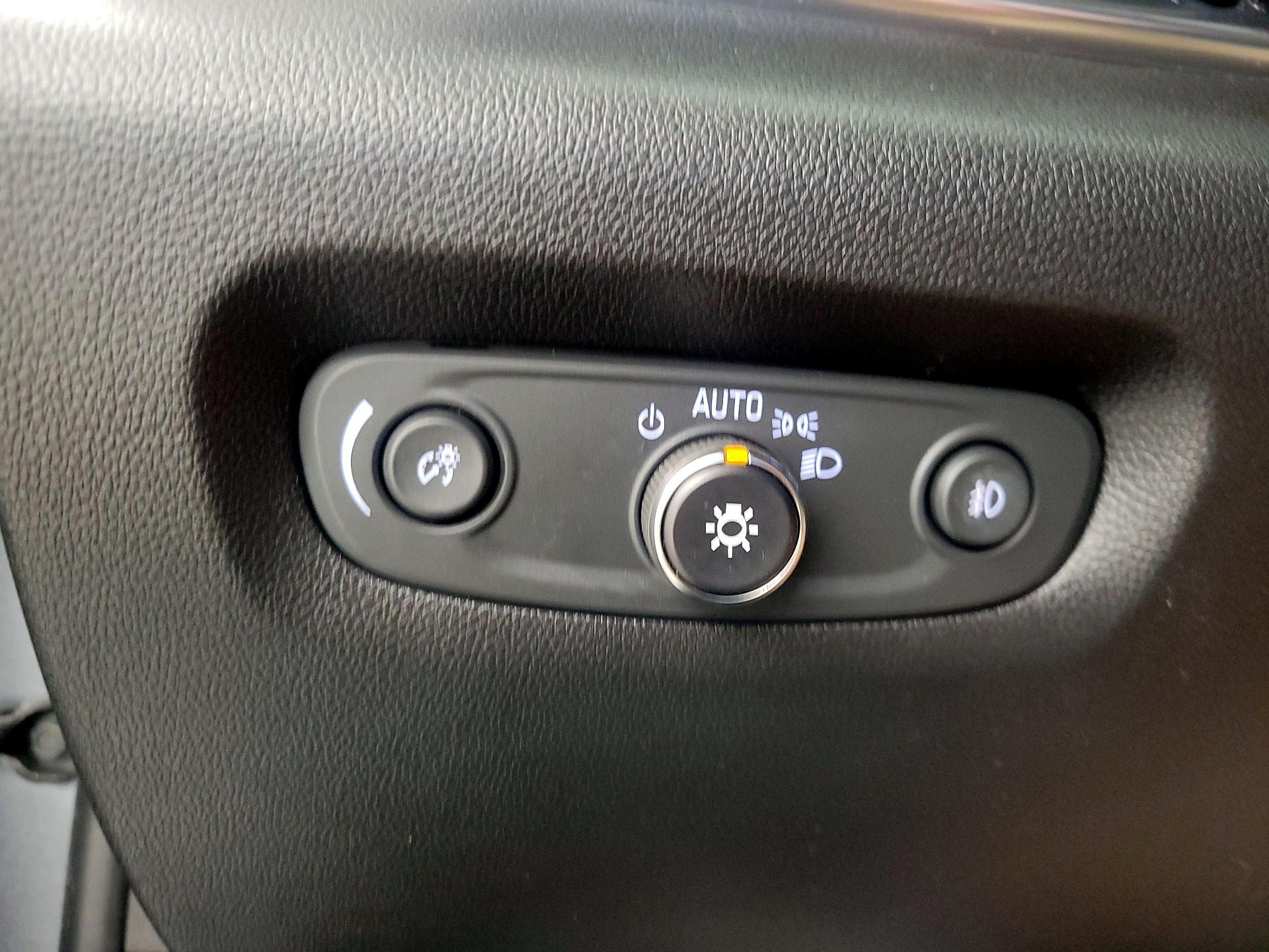 Thumbnail: 2020 Chevrolet Traverse - 13