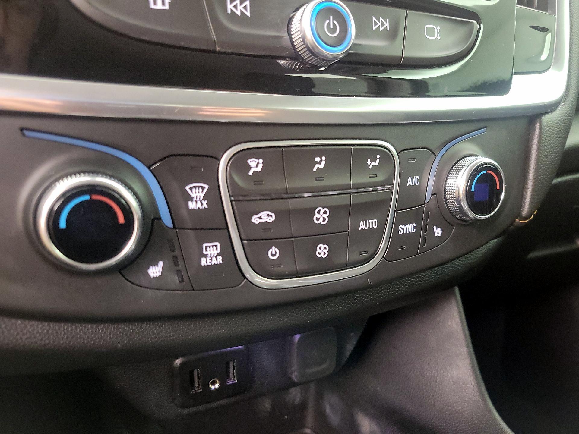 Thumbnail: 2020 Chevrolet Traverse - 16