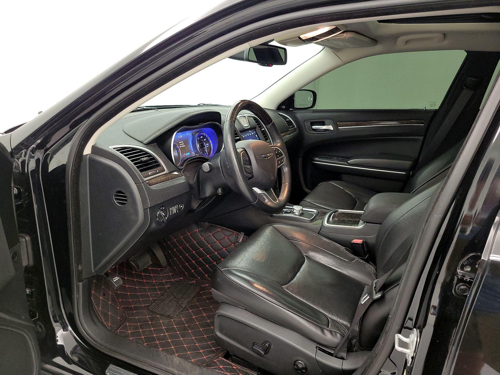 Thumbnail: 2018 Chrysler 300 - 9