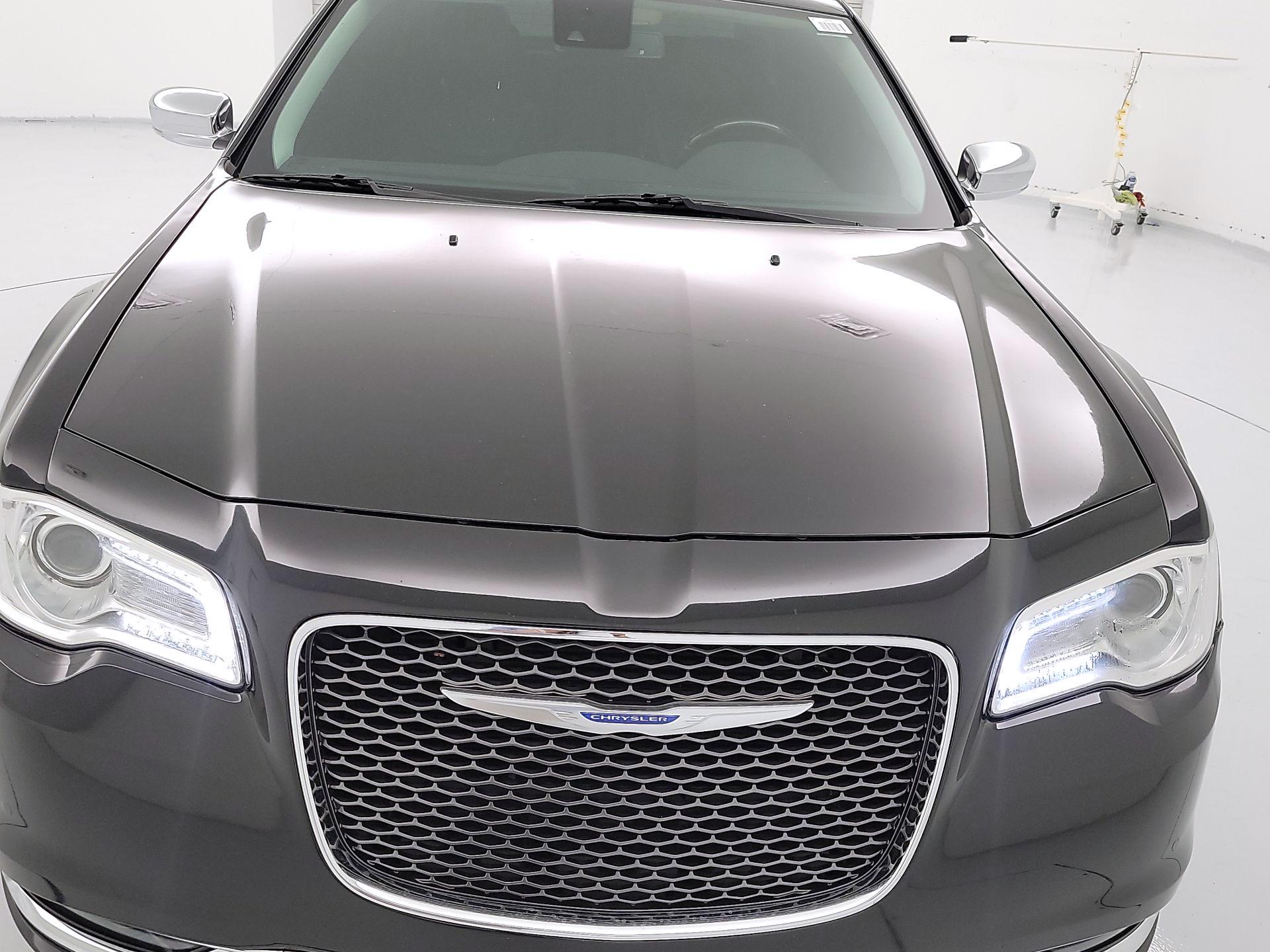 Thumbnail: 2018 Chrysler 300 - 2